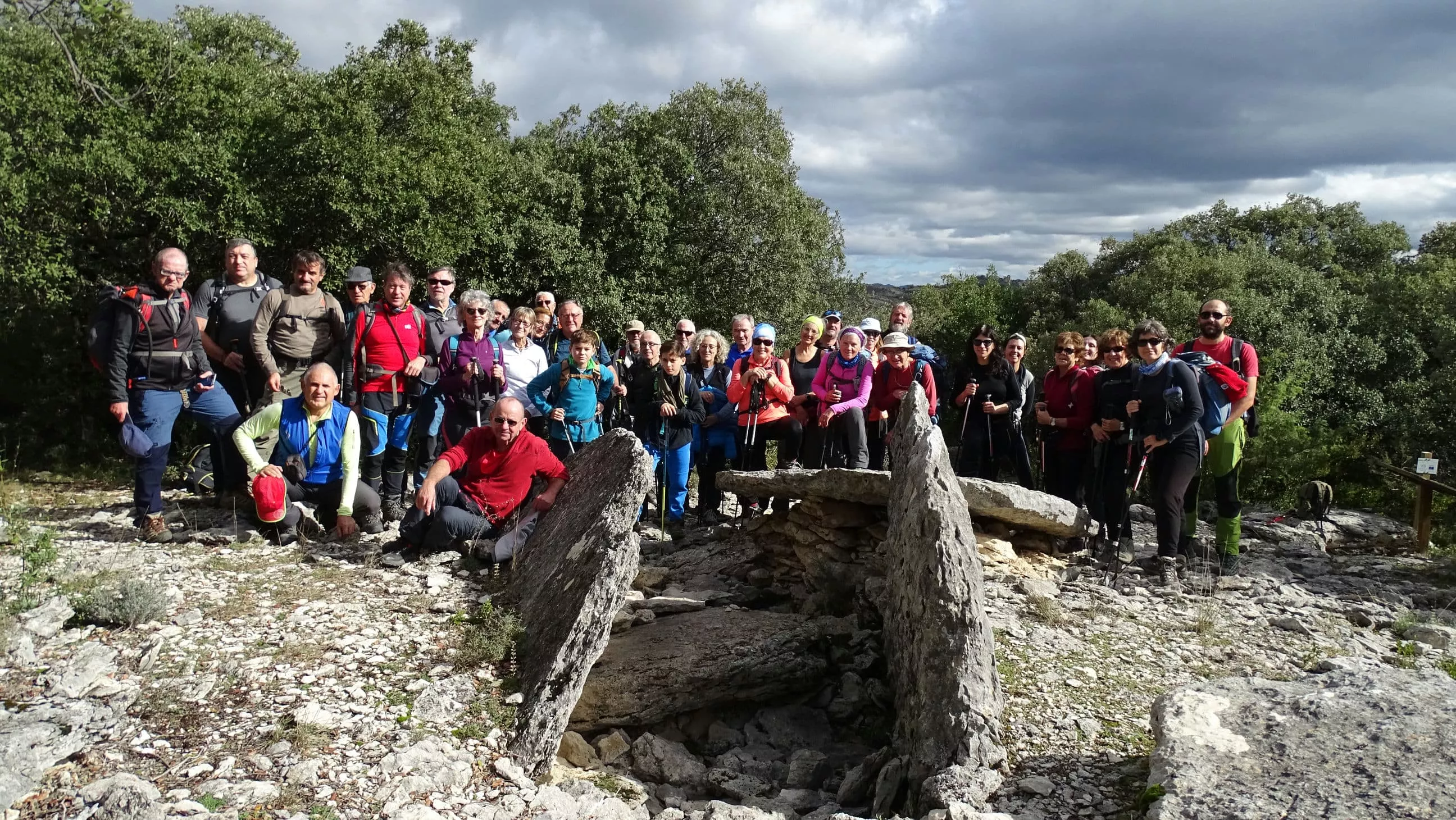 En la Caseta de las Balanzas o dolmen de Almazorre.