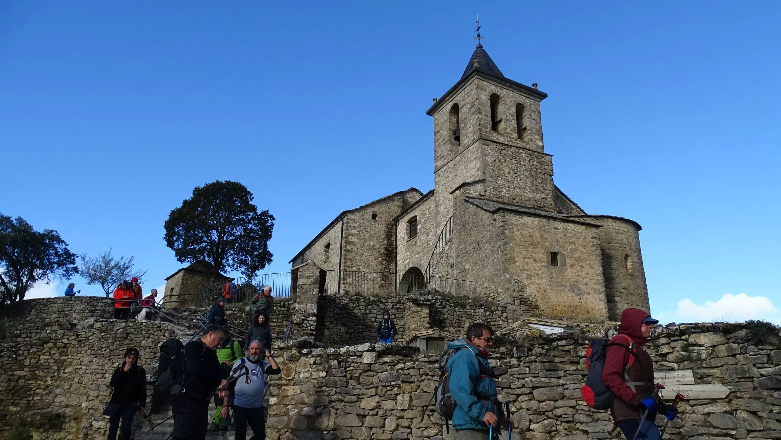 Iglesia de Almazorre.