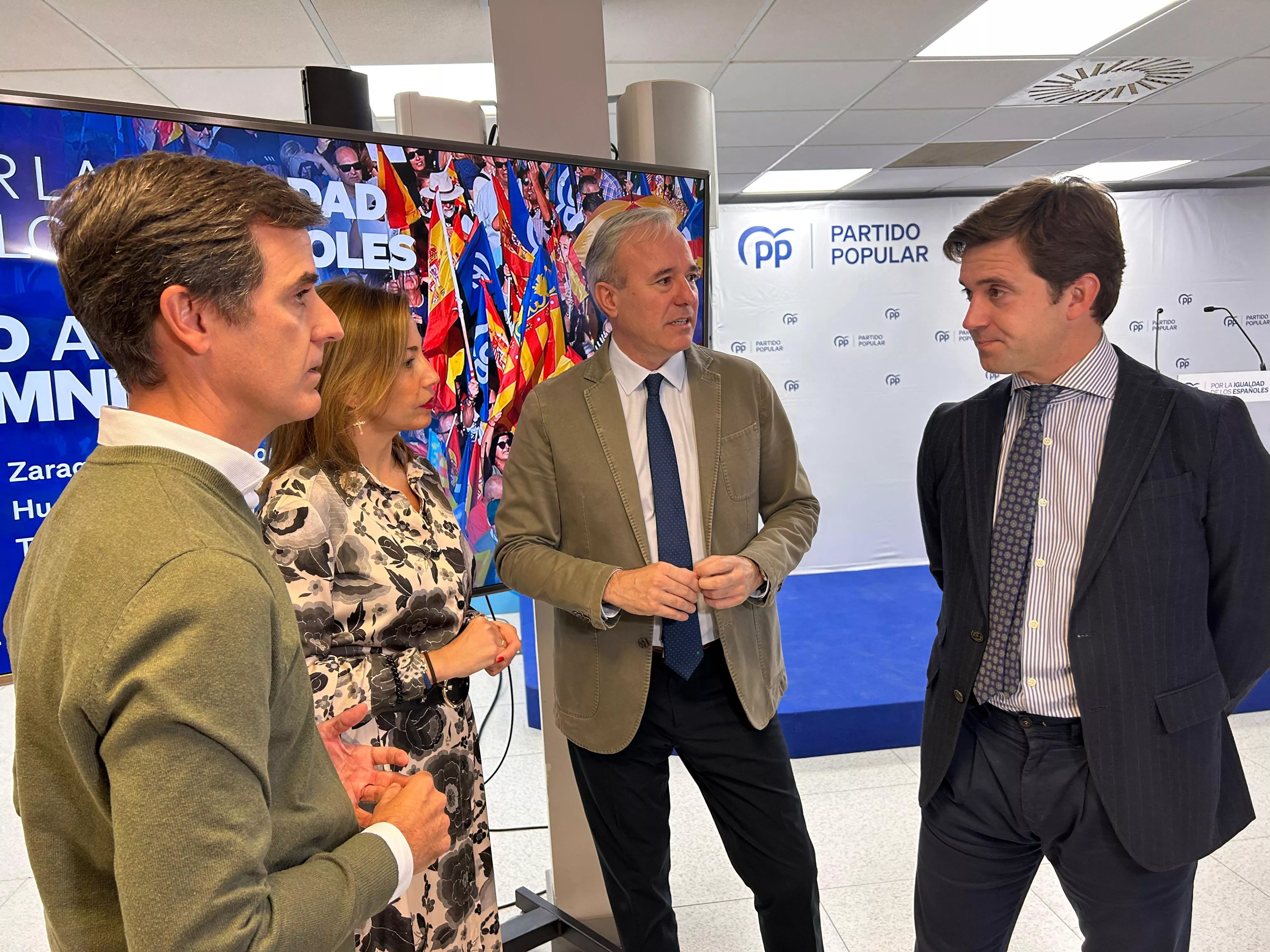 Pedro Navarro, Natalia Chuca, Jorge Azcón y Ramón Celma, antes de la rueda de prensa en la sede del PP Regional