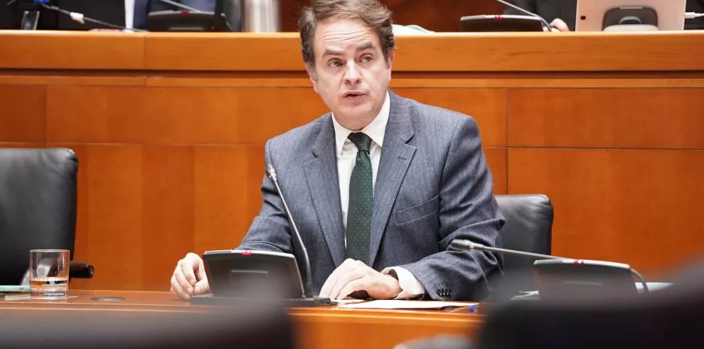 Roberto Bermúdez de Castro, en las Cortes de Aragón