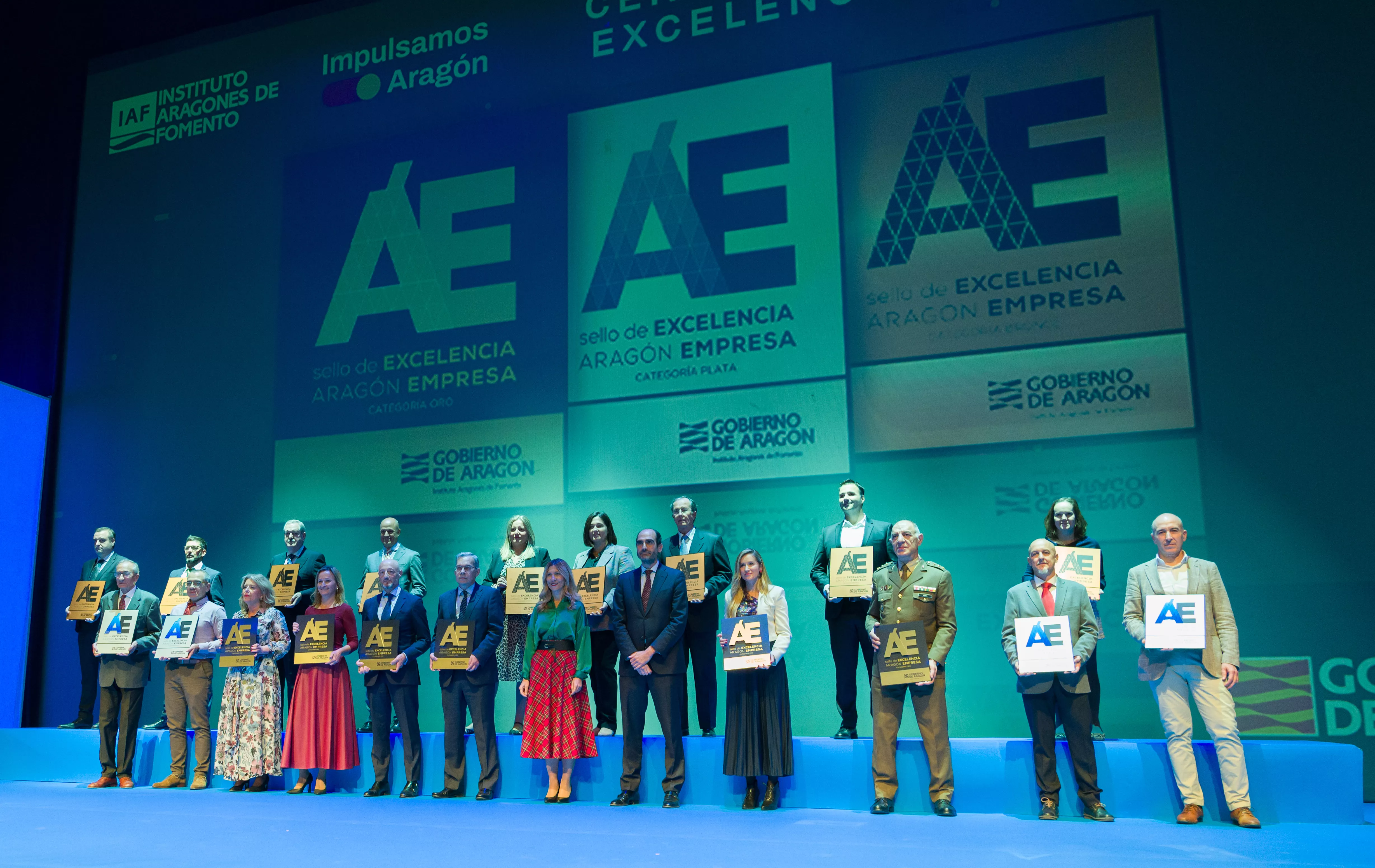 Foto de familia de los Galardonados en los Premios a la Excelencia de Aragón