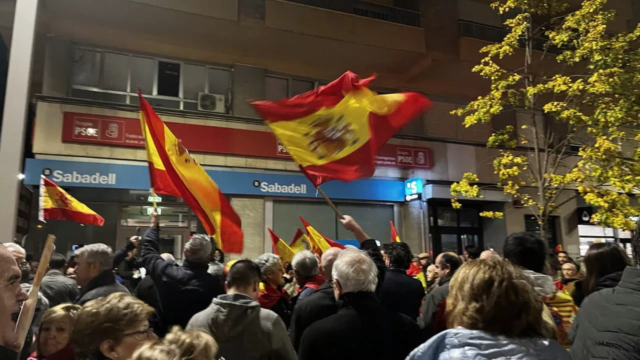 Manifestación frente al PSOE de Huesca