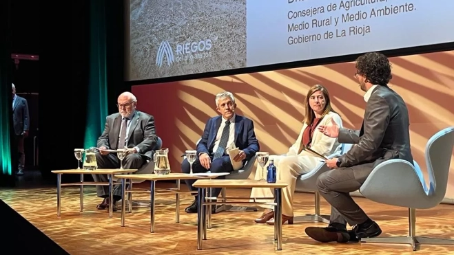 Mesa redonda con la participación de Rodríguez Mulero, Samper y la consejera de La Rioja Noemí Mazanos Mesa redonda con la participación de Rodríguez Mulero, Samper y la consejera de La Rioja Noemí Mazanos