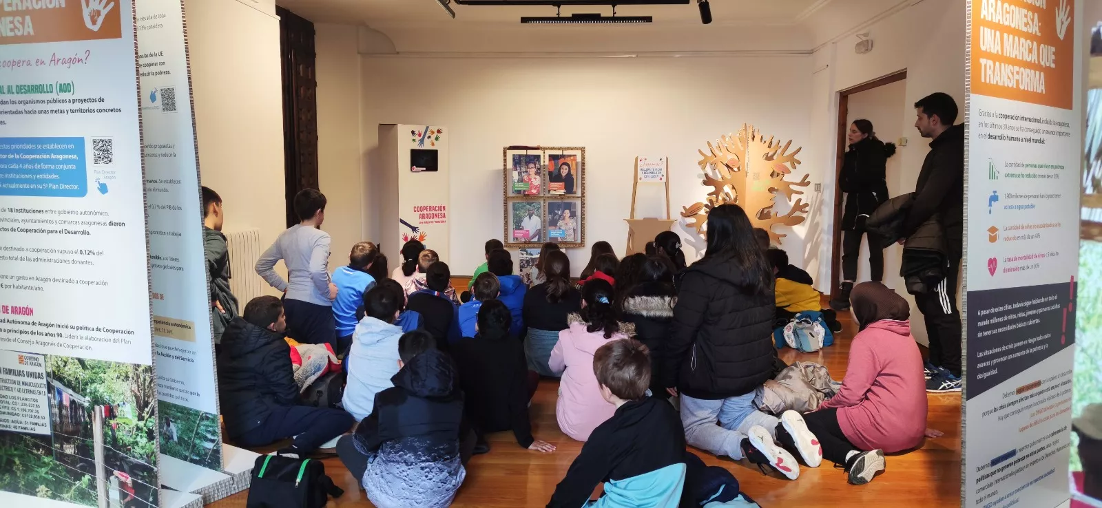 Exposición itinerante de Familias Unidas.