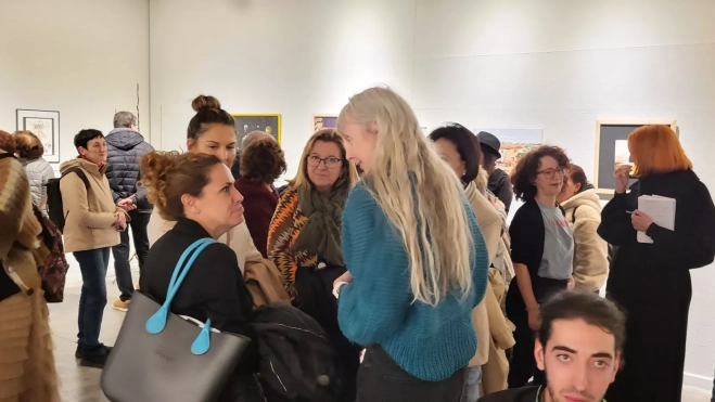 Asistentes a Miscelánea tras la inauguración Asistentes a Miscelánea tras la inauguración