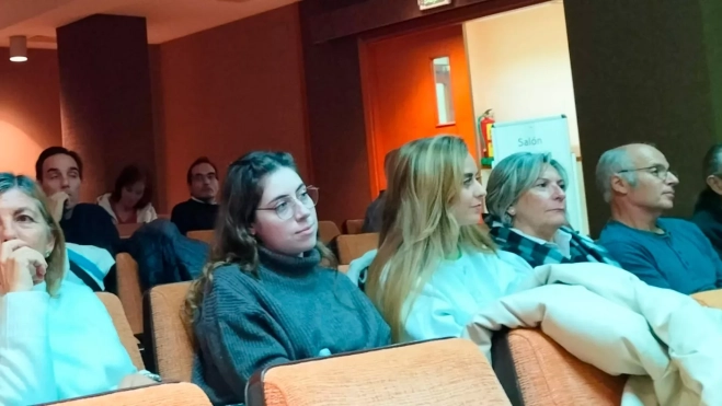 Algunos asistentes a la conferencia de inauguración Algunos asistentes a la conferencia de inauguración