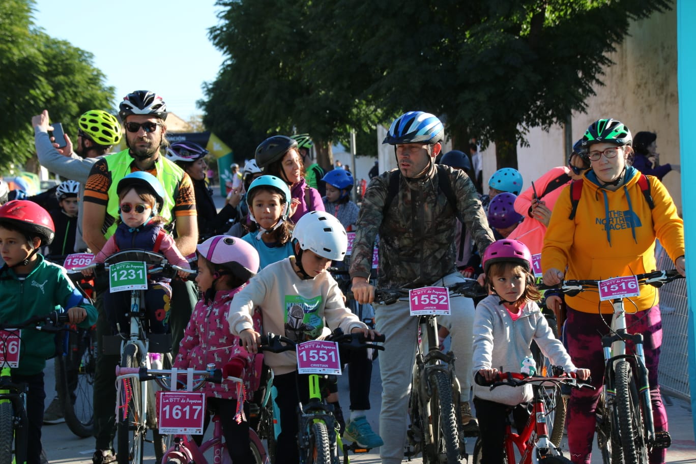 La BTT de Aspanoa bate su récord de participación con casi mil inscritos unidos contra el cáncer infantil