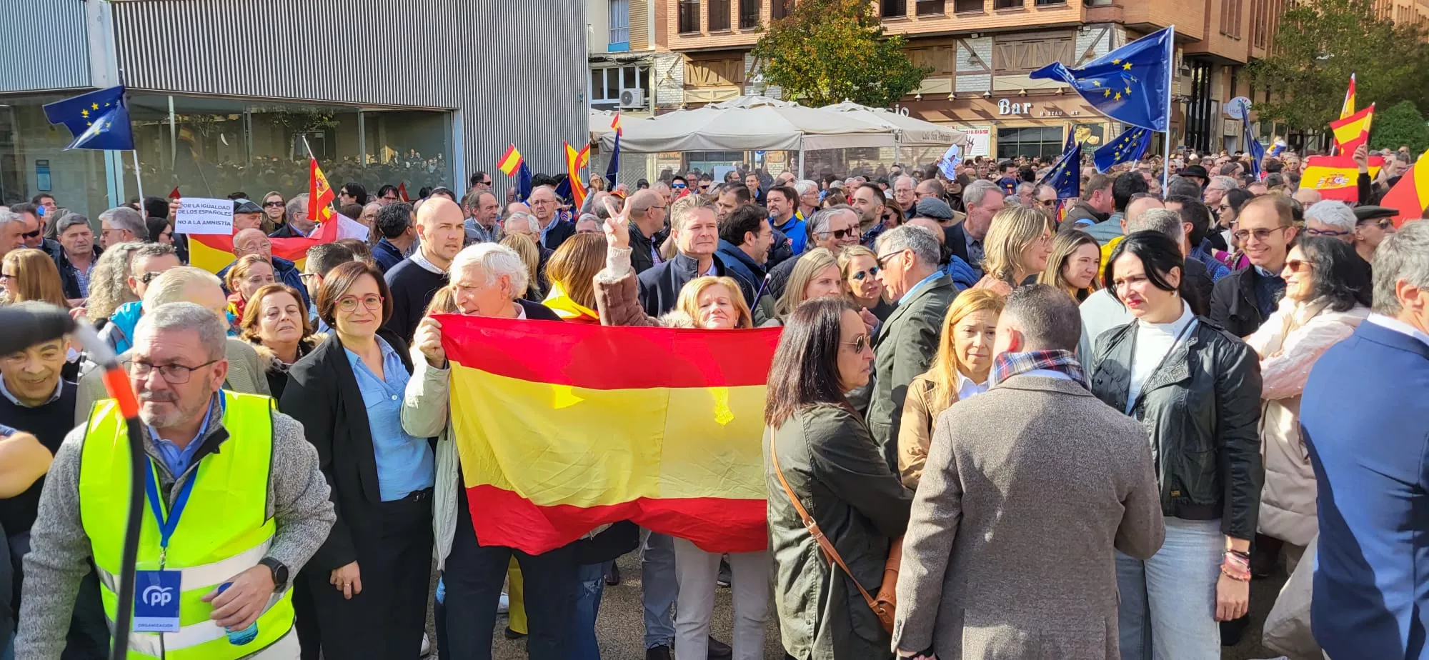 Concentración contra el acuerdo entre PSOE y Junts