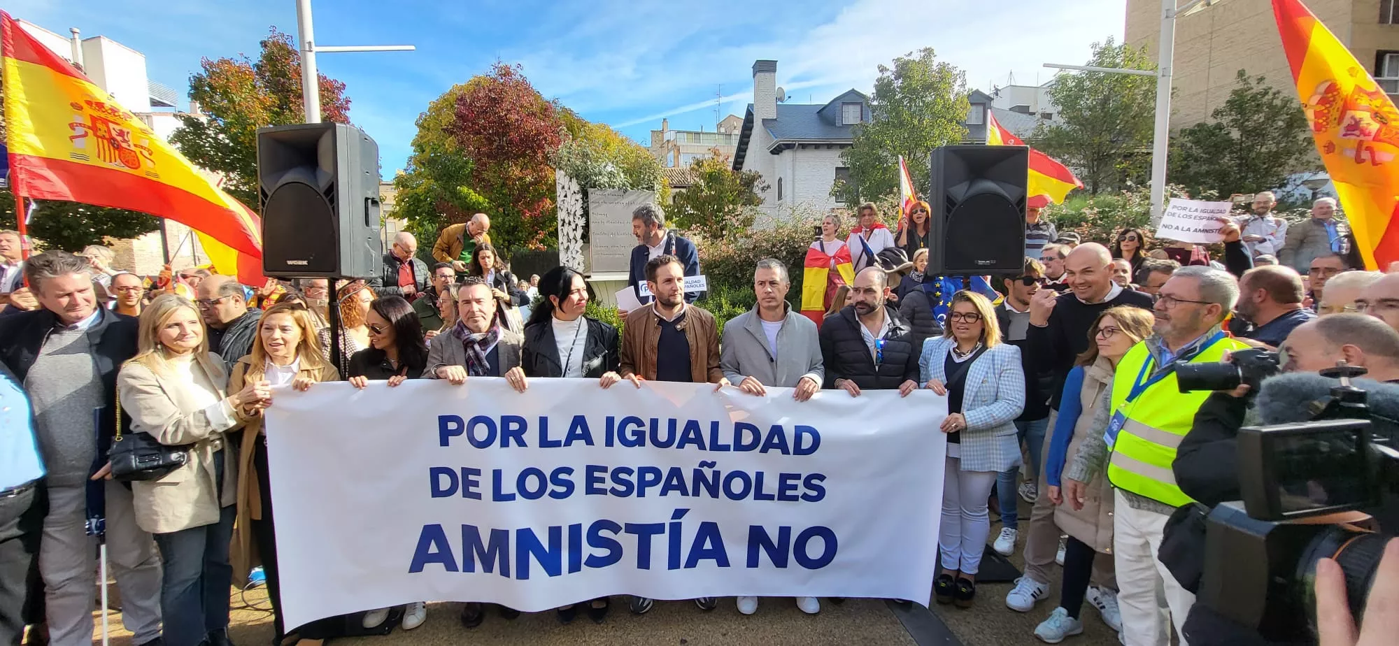 Concentración contra el acuerdo entre PSOE y Junts