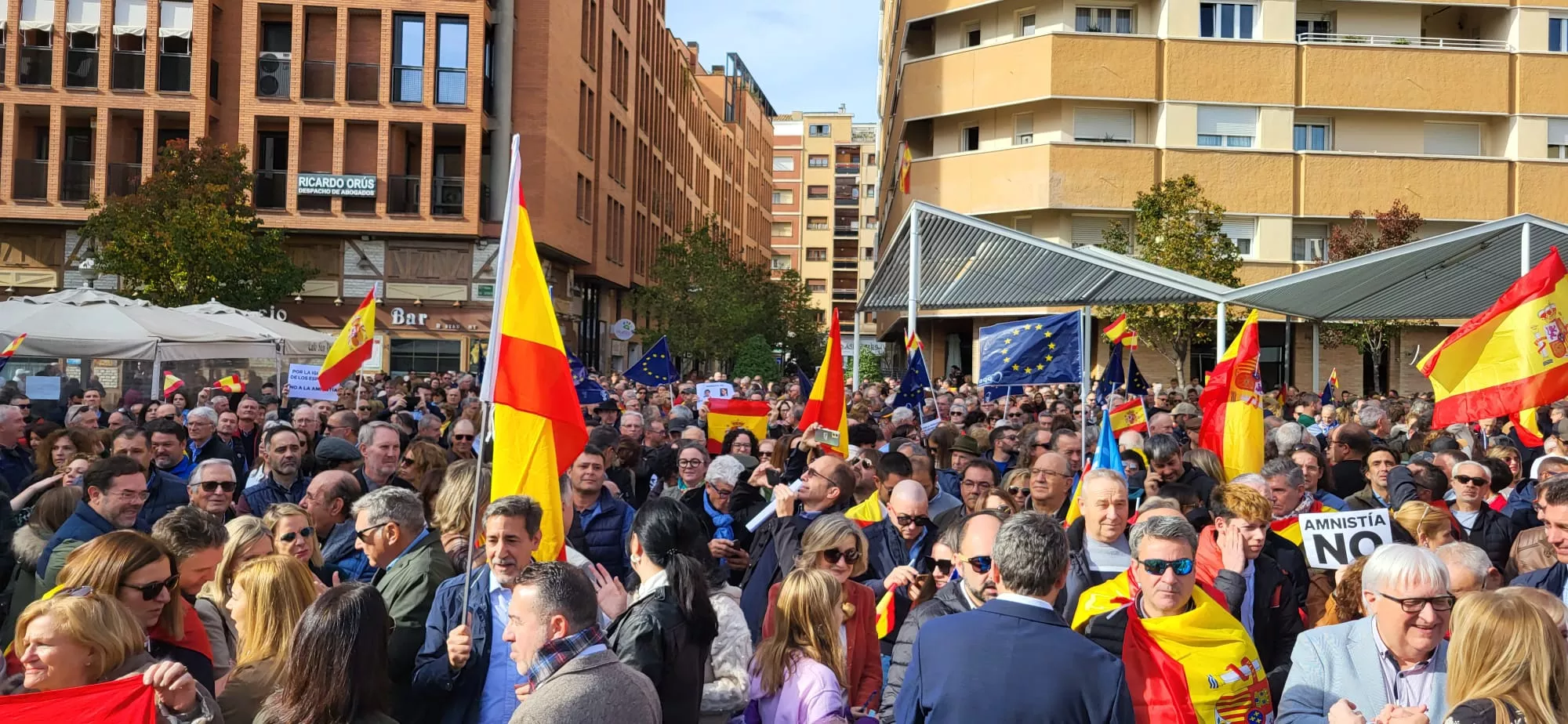 Concentración contra el acuerdo entre PSOE y Junts