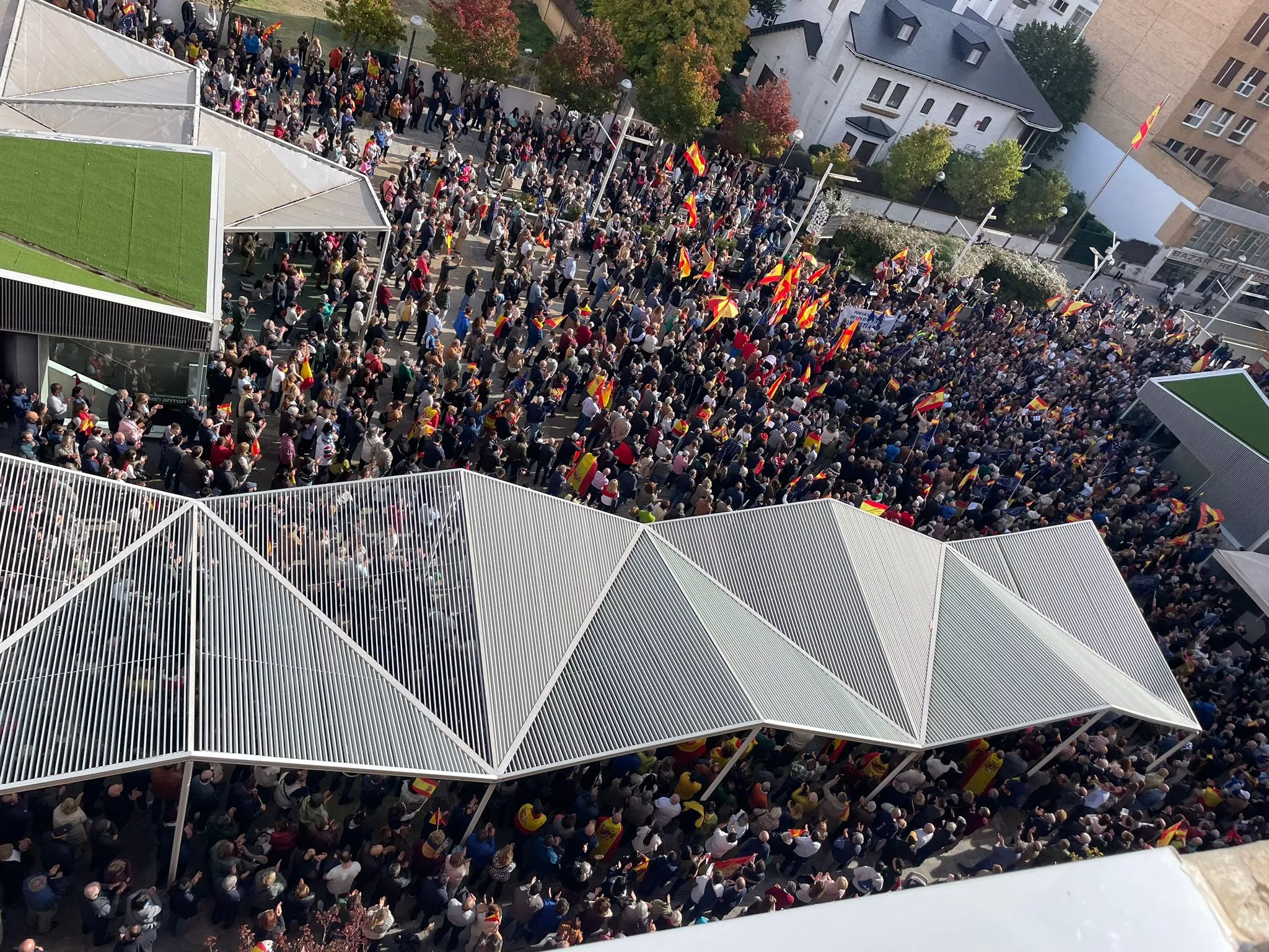 Concentración contra el acuerdo entre PSOE y Junts