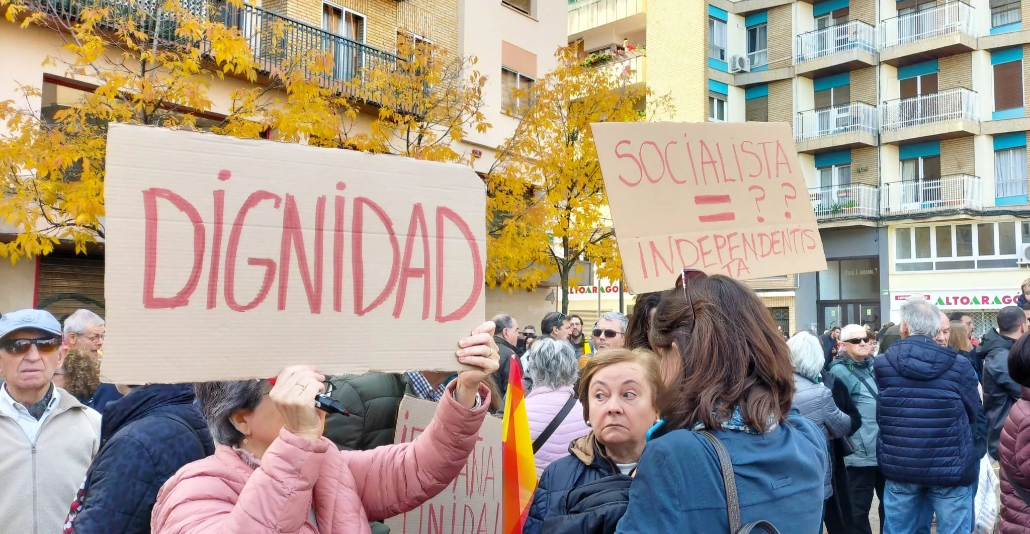 Concentración contra el acuerdo entre PSOE y Junts