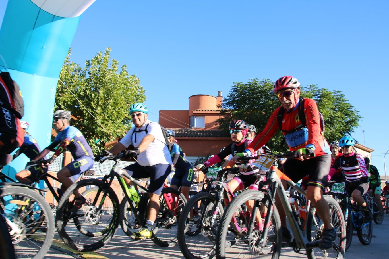La BTT de Aspanoa bate su récord de participación con casi mil inscritos unidos contra el cáncer infantil