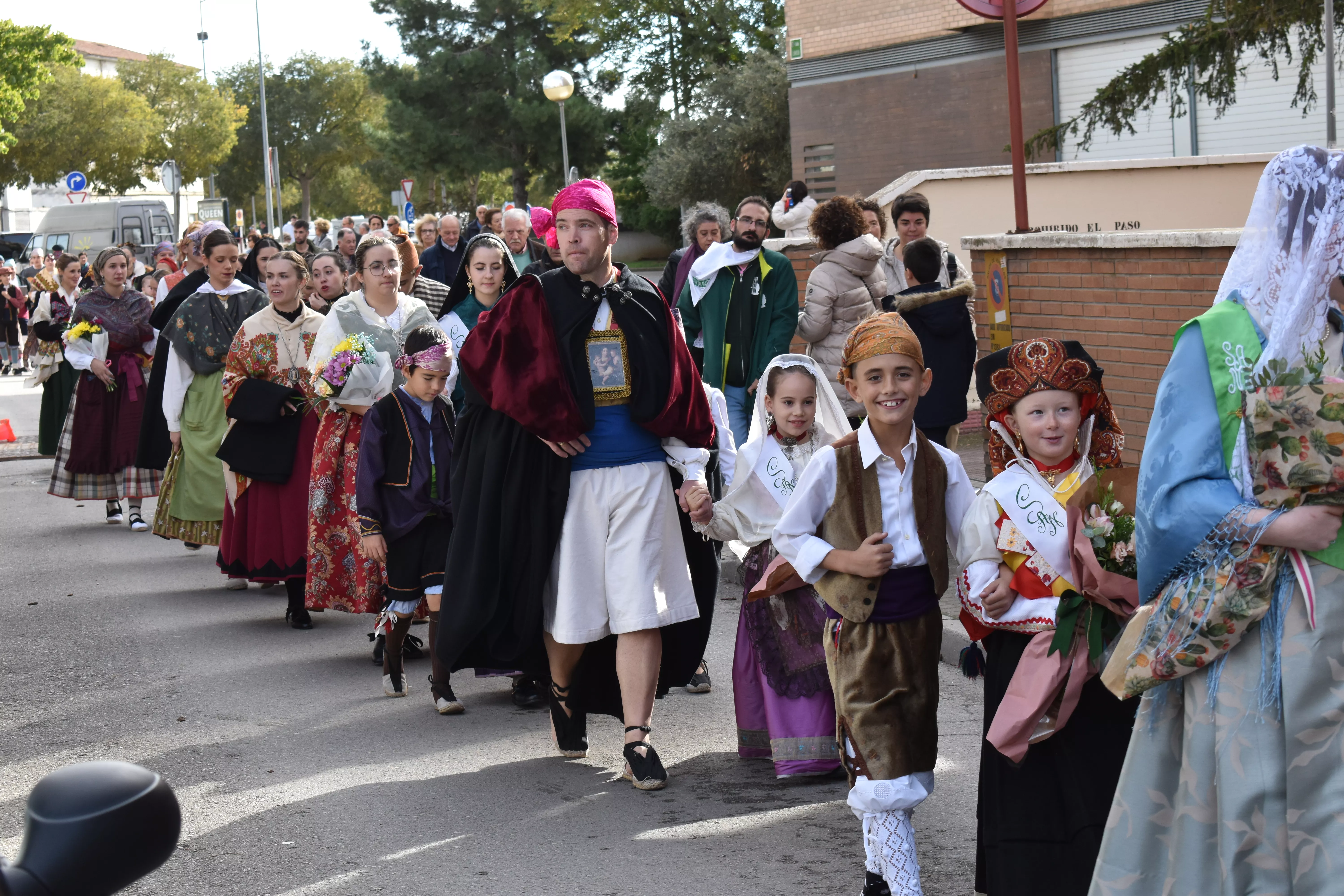 Solemne ofrenda de flores y frutos a San Martín