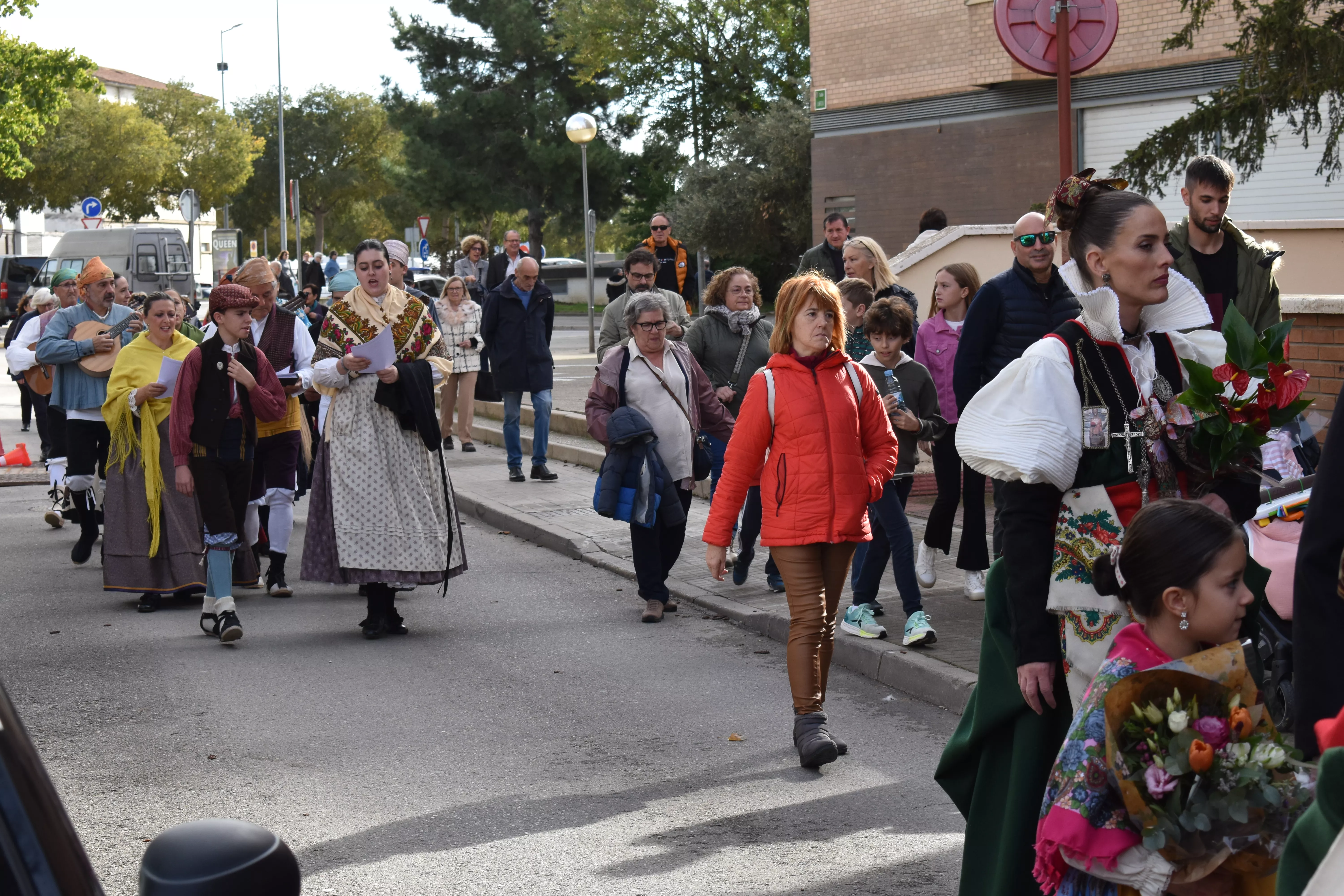 Solemne ofrenda de flores y frutos a San Martín