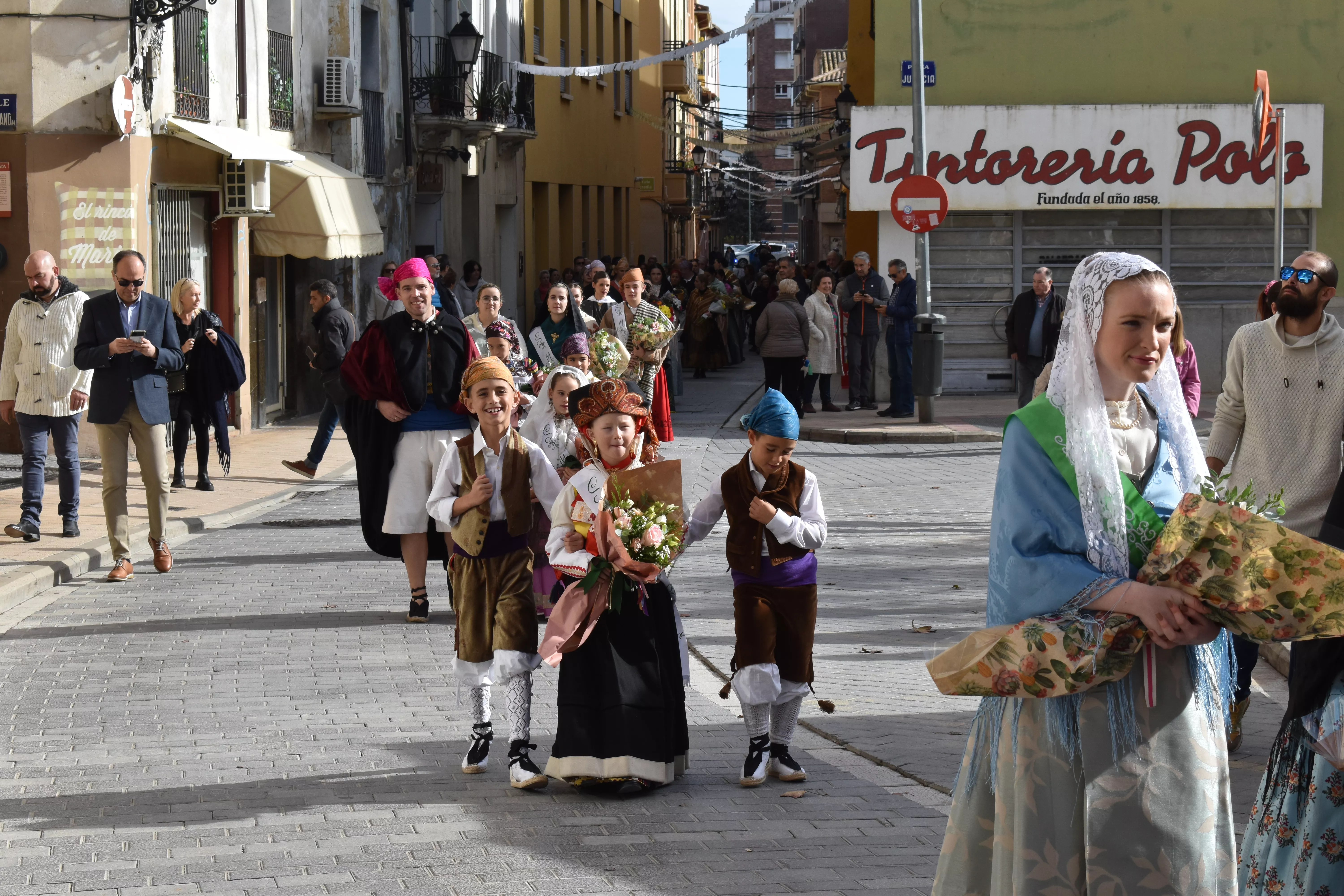 Solemne ofrenda de flores y frutos a San Martín