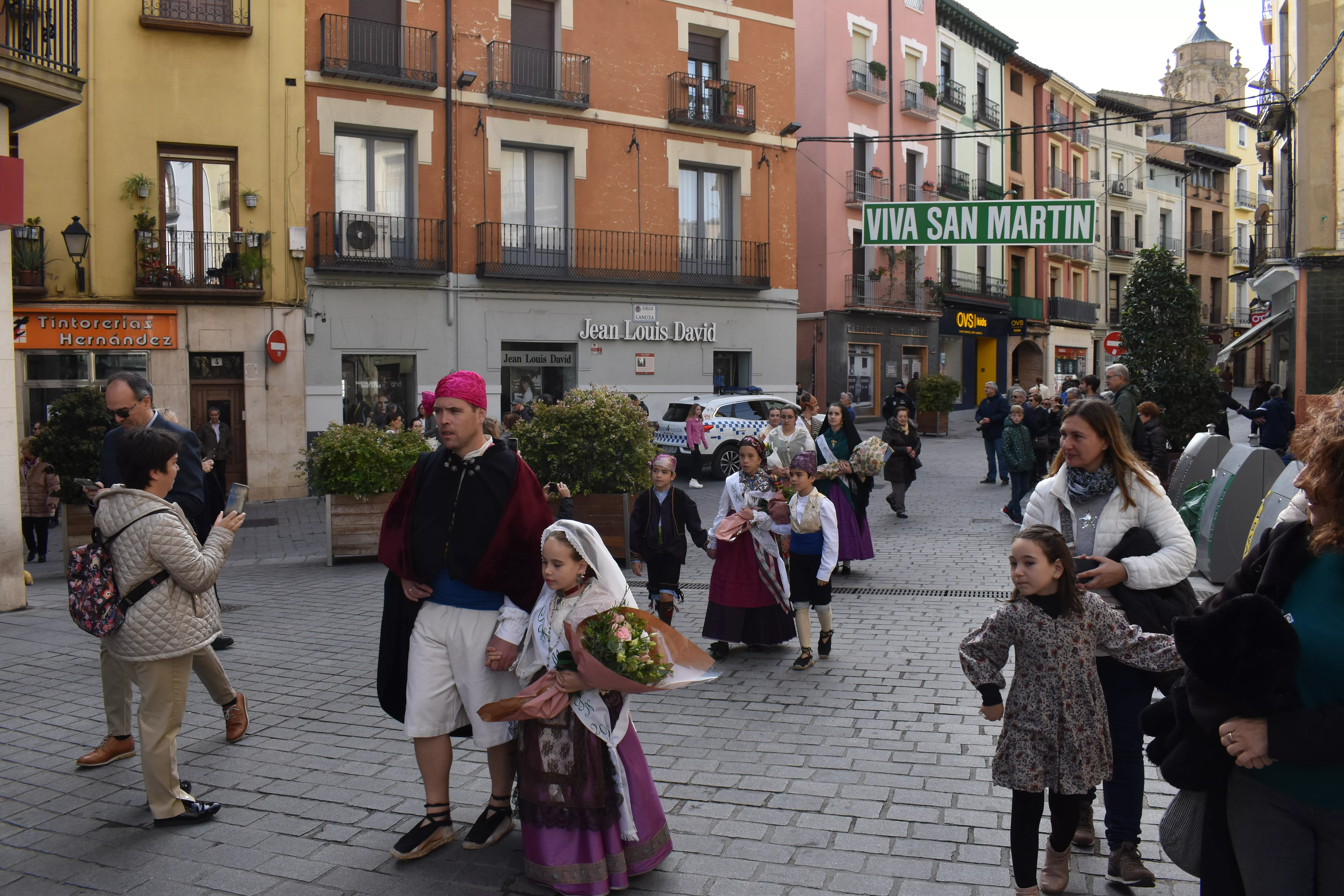 Solemne ofrenda de flores y frutos a San Martín
