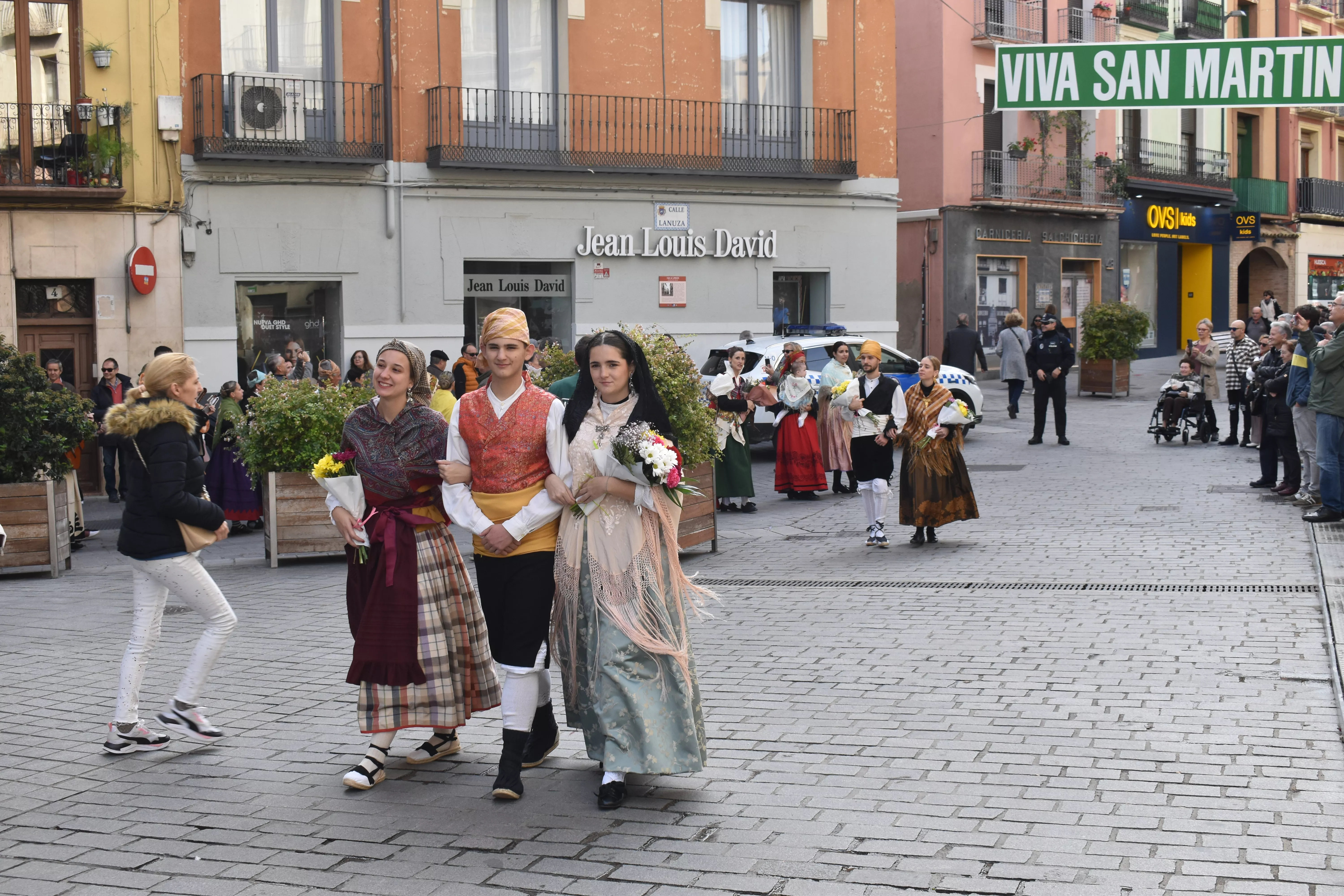 Solemne ofrenda de flores y frutos a San Martín