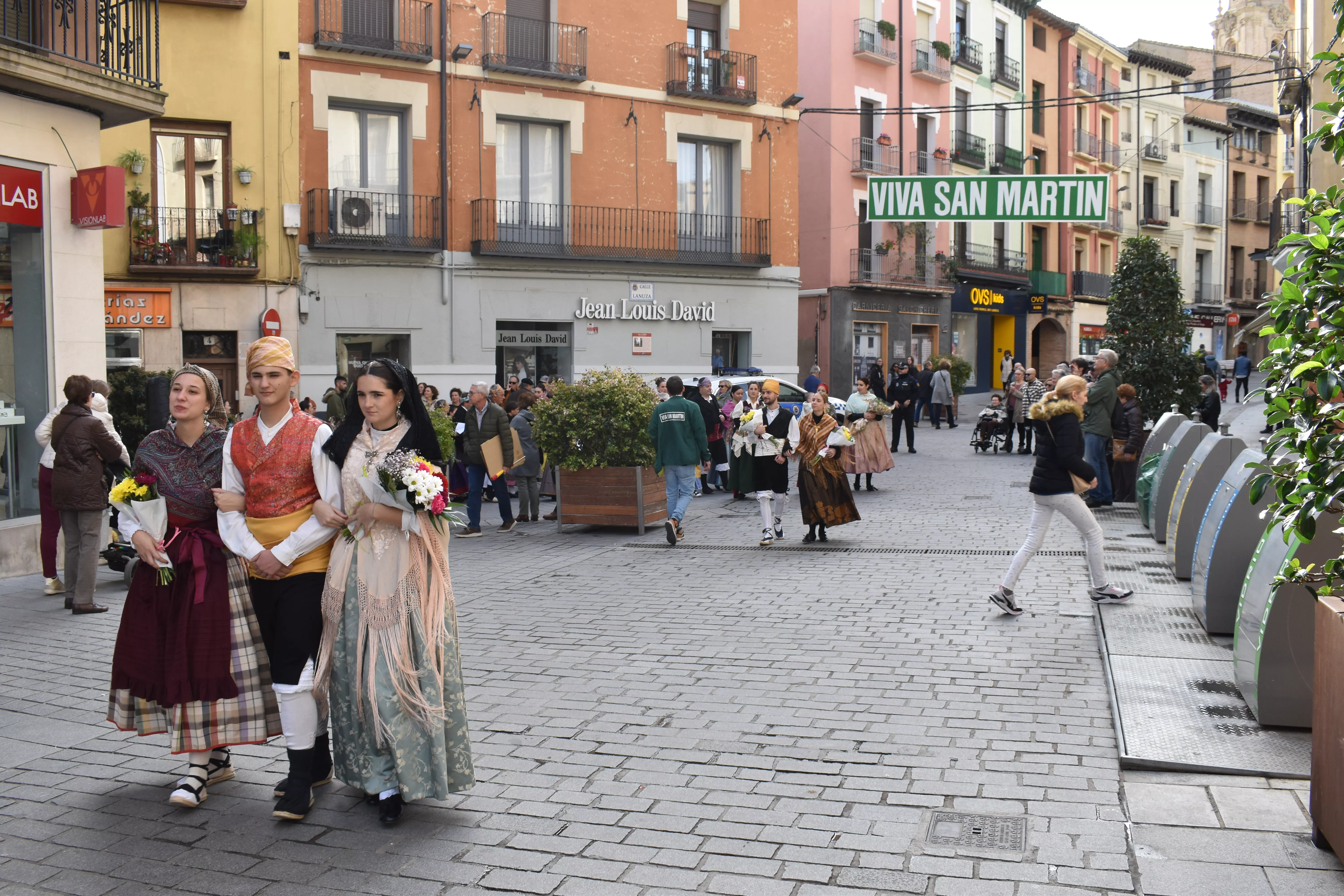Solemne ofrenda de flores y frutos a San Martín