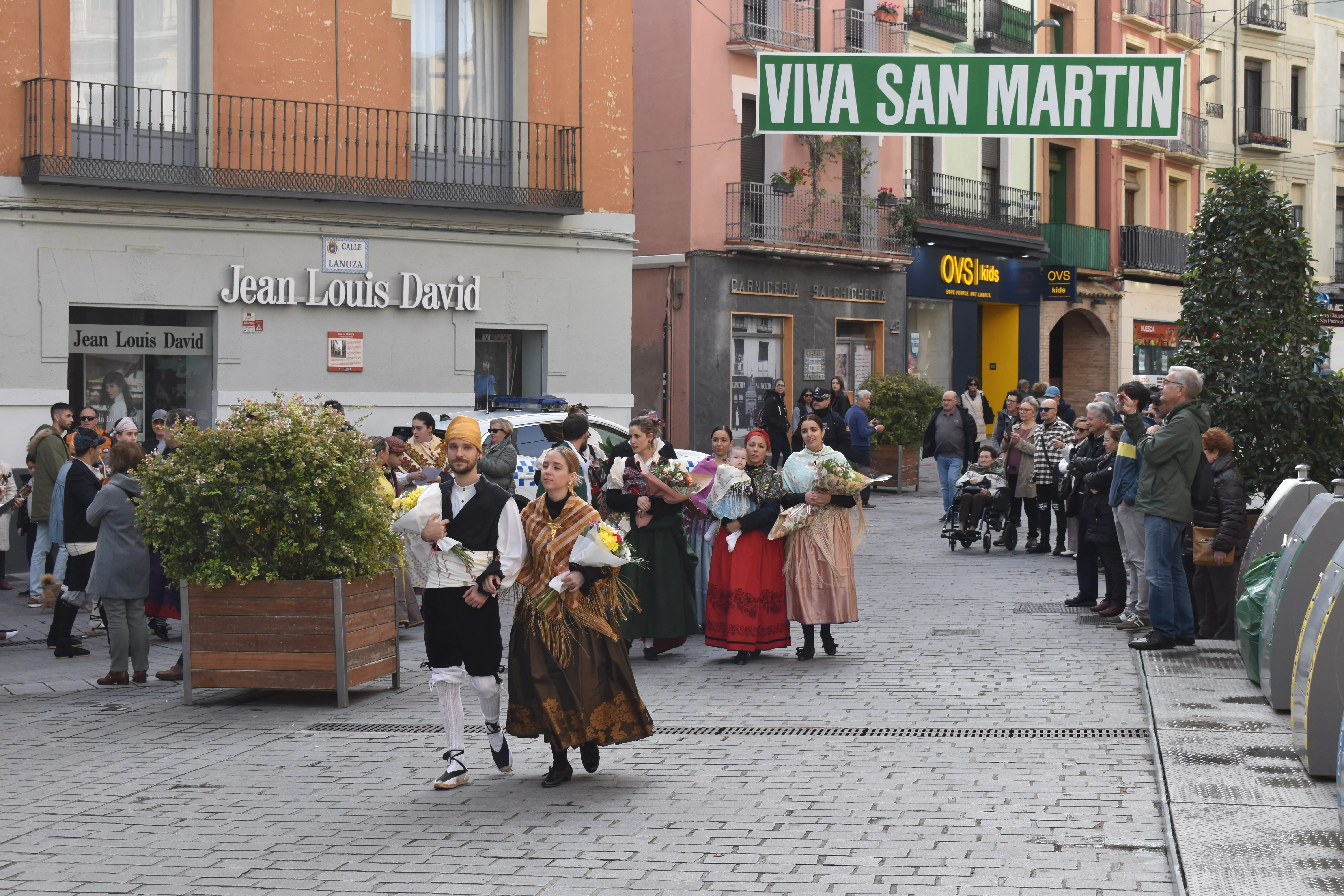Solemne ofrenda de flores y frutos a San Martín