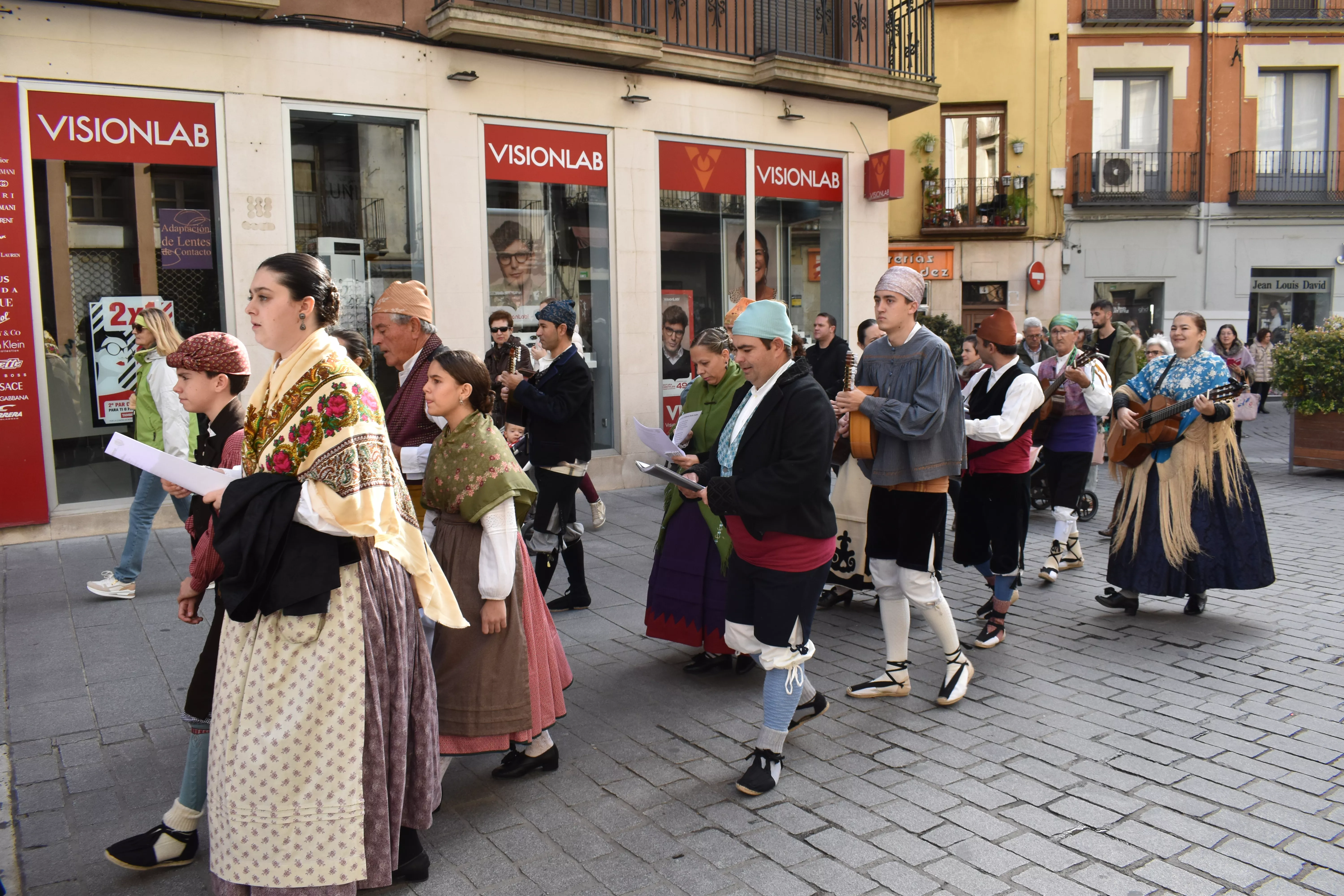 Solemne ofrenda de flores y frutos a San Martín