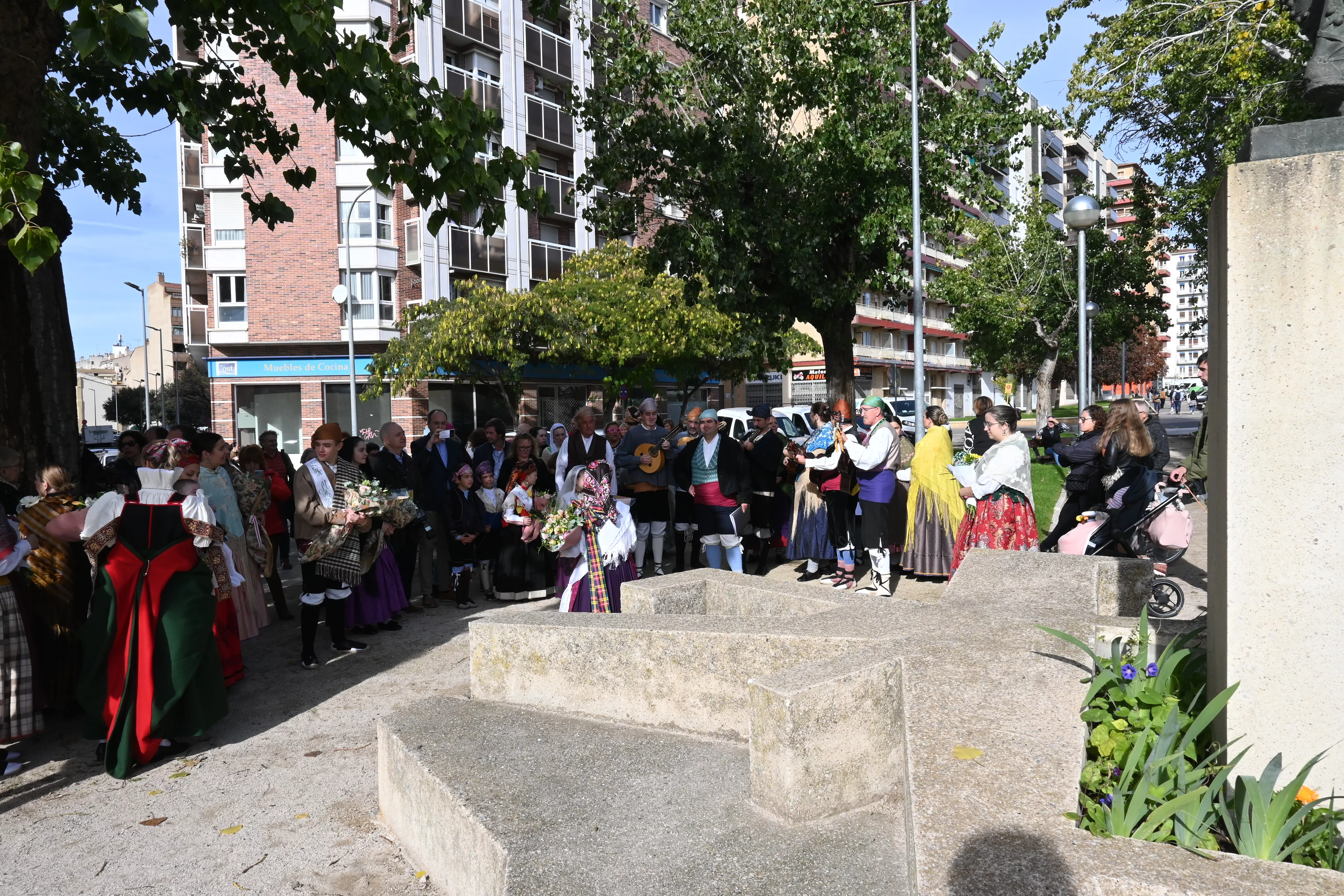 Solemne ofrenda de flores y frutos a San Martín