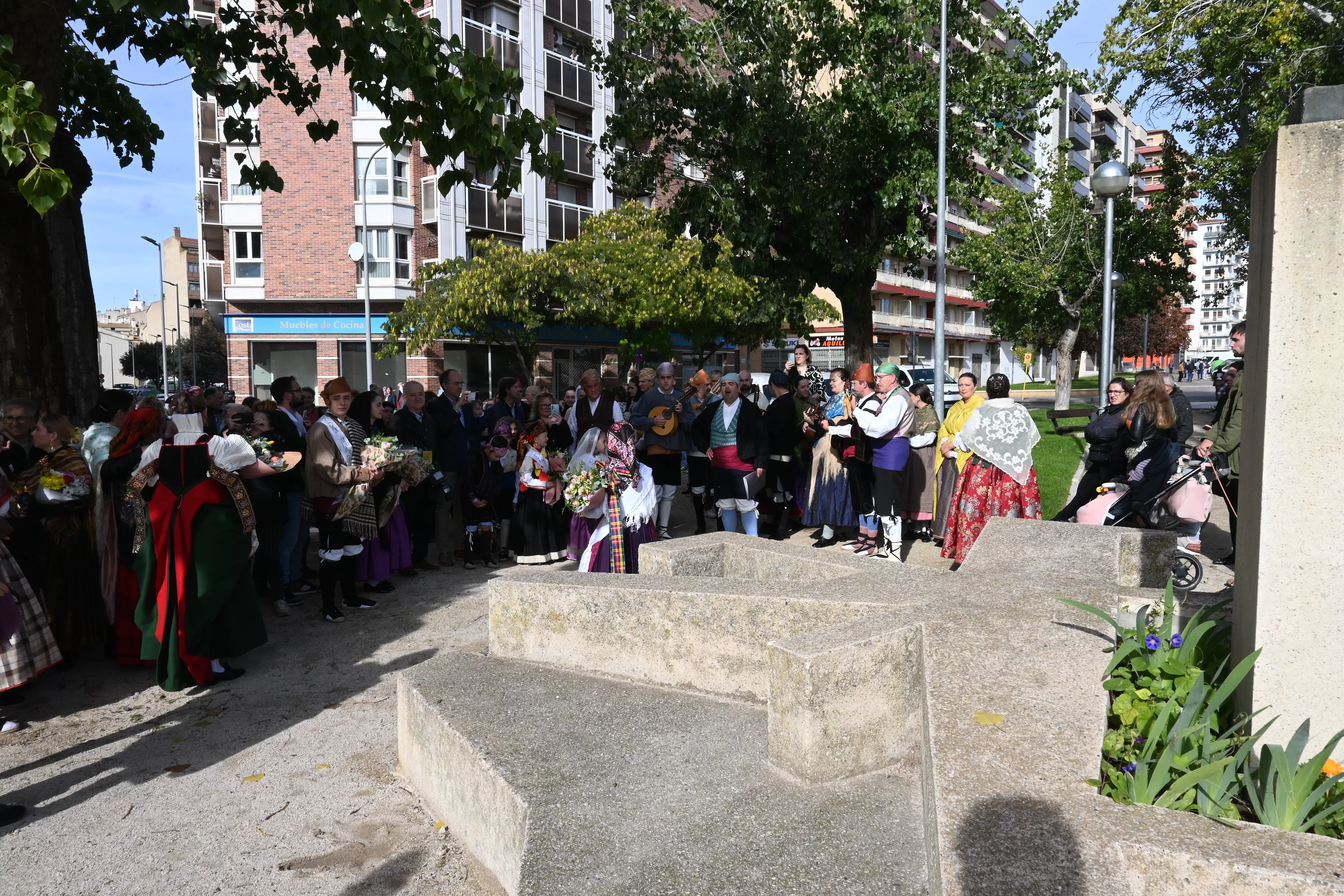 Solemne ofrenda de flores y frutos a San Martín