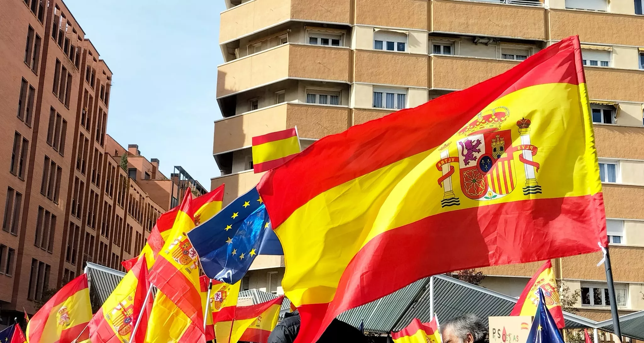 Concentración contra el acuerdo entre PSOE y Junts