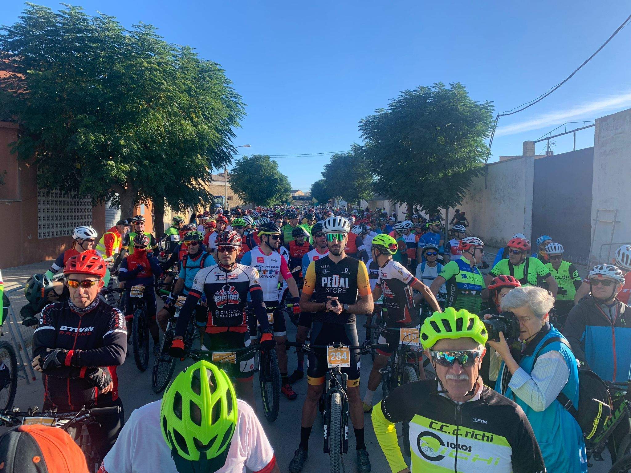 La BTT de Aspanoa bate su récord de participación con casi mil inscritos unidos contra el cáncer infantil