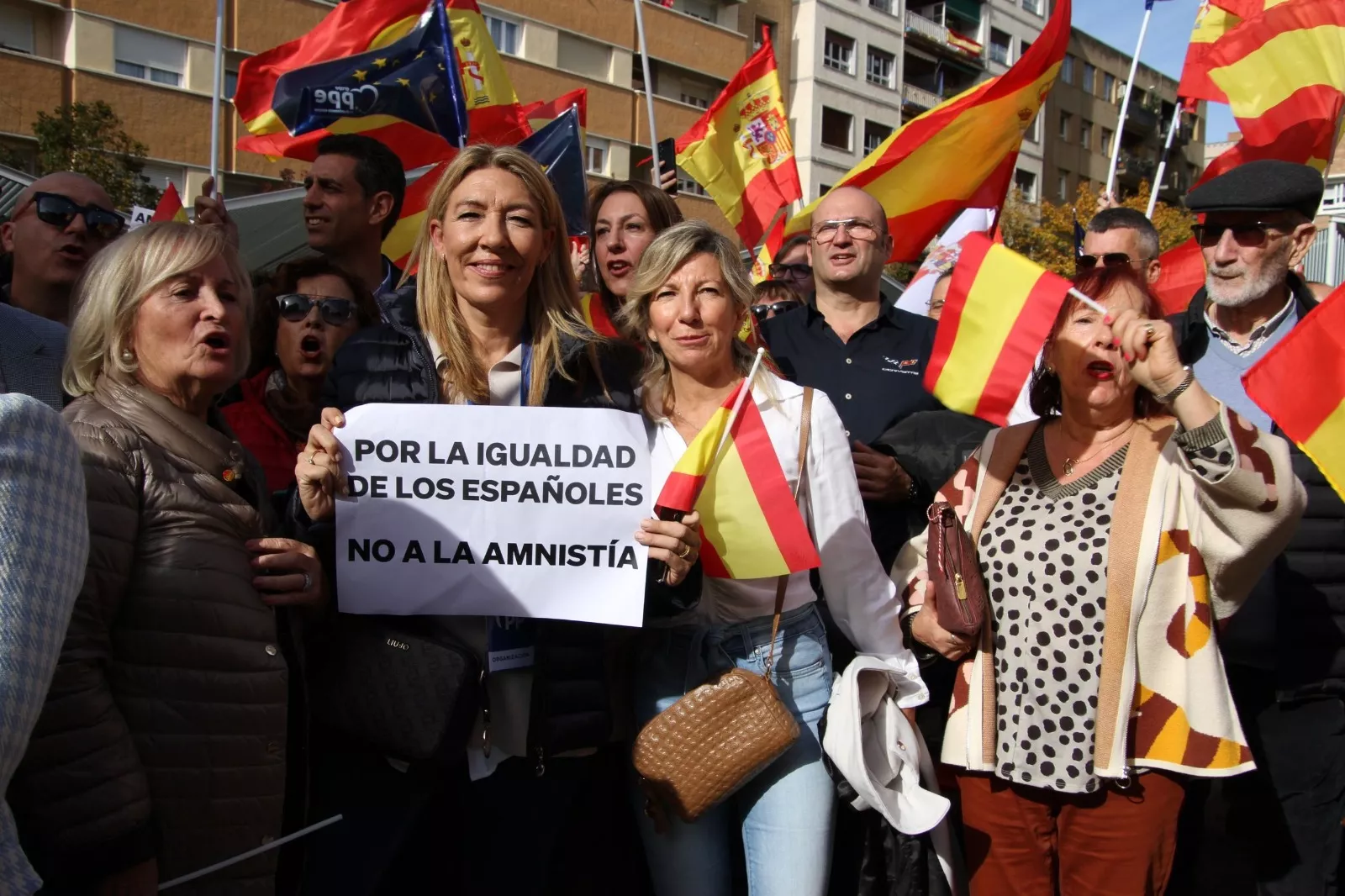 Concentración contra el acuerdo entre PSOE y Junts