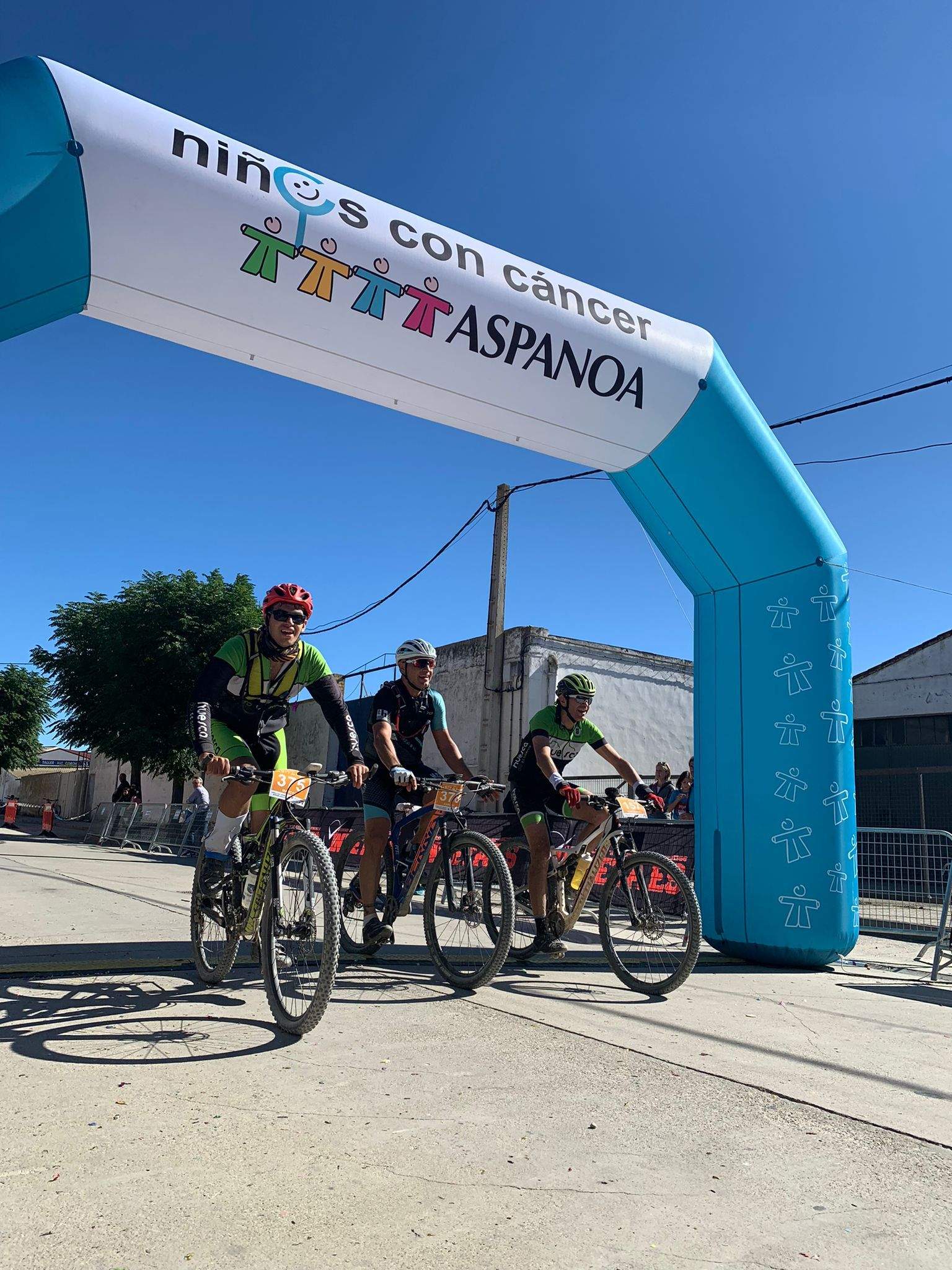 La BTT de Aspanoa bate su récord de participación con casi mil inscritos unidos contra el cáncer infantil