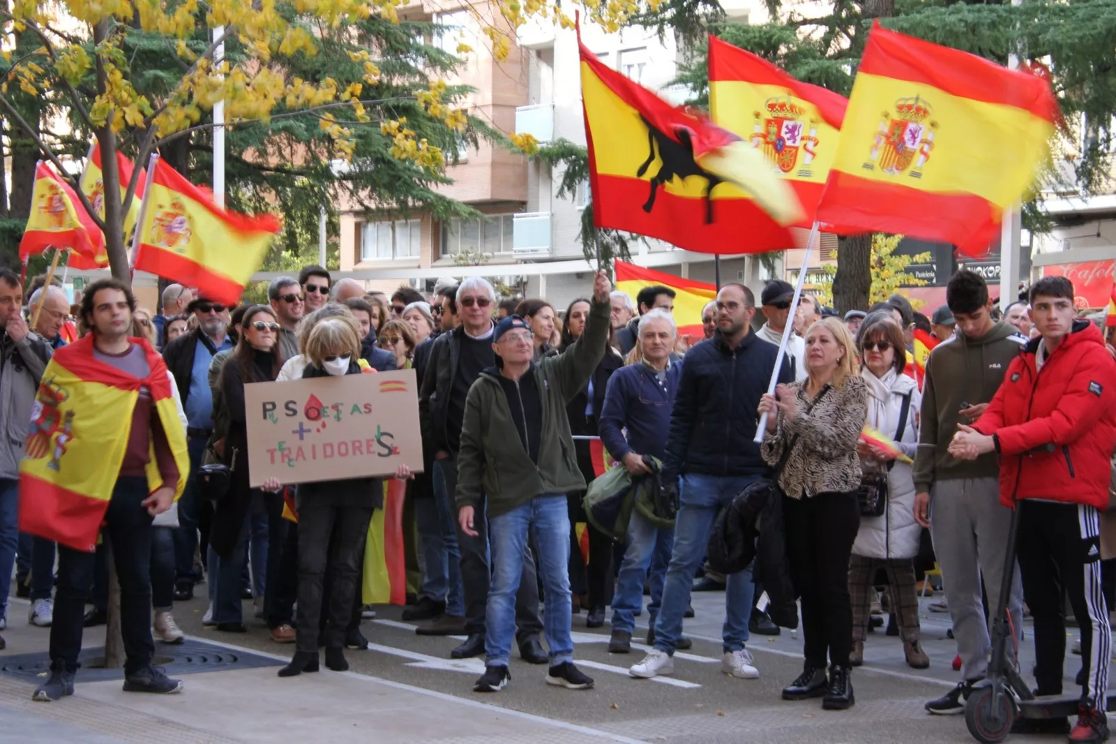 Concentración contra el acuerdo entre PSOE y Junts