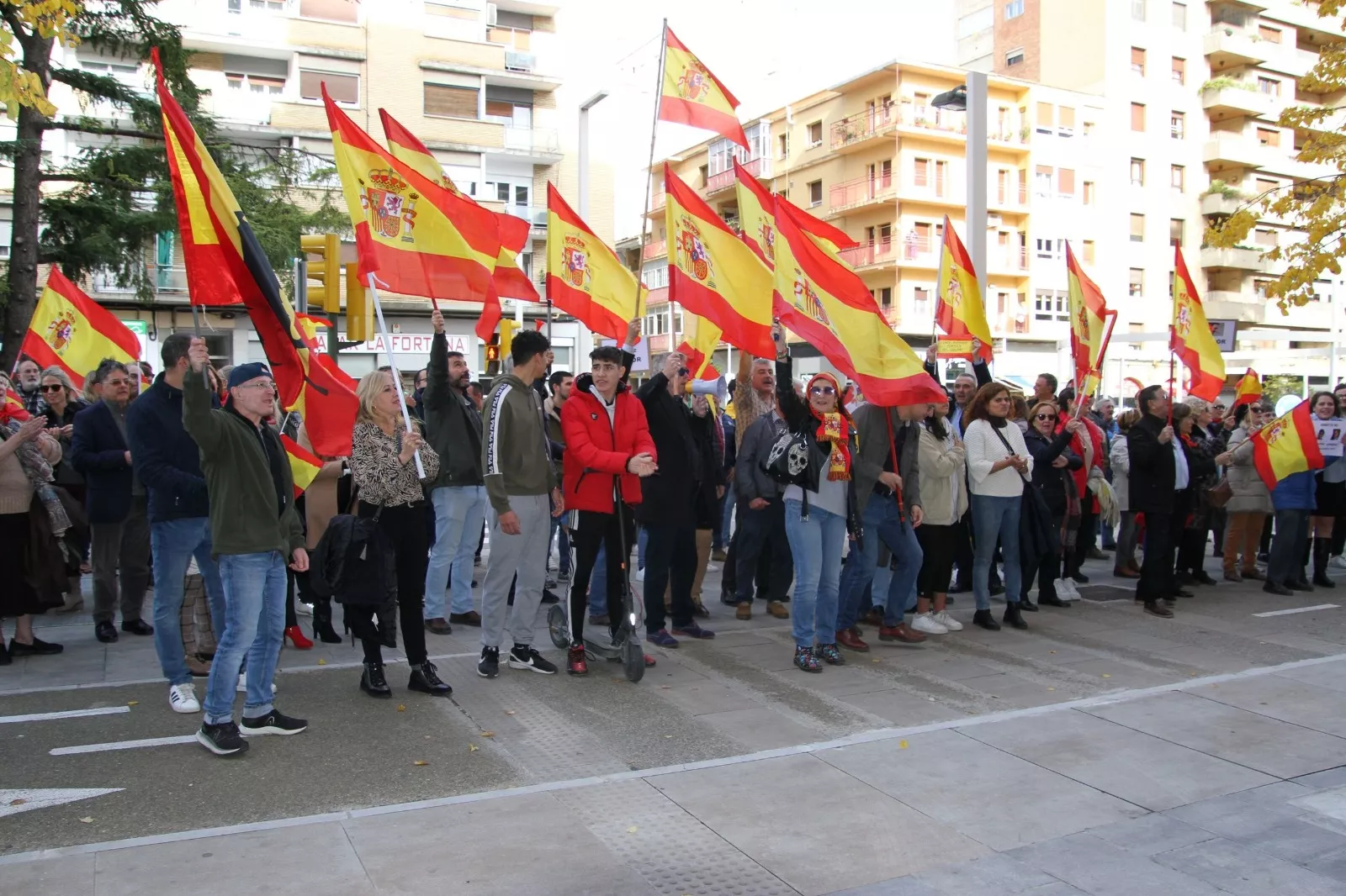 Concentración contra el acuerdo entre PSOE y Junts