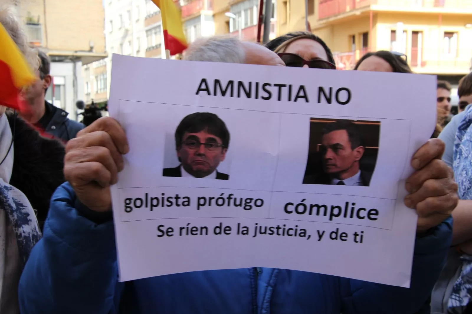 Concentración contra el acuerdo entre PSOE y Junts