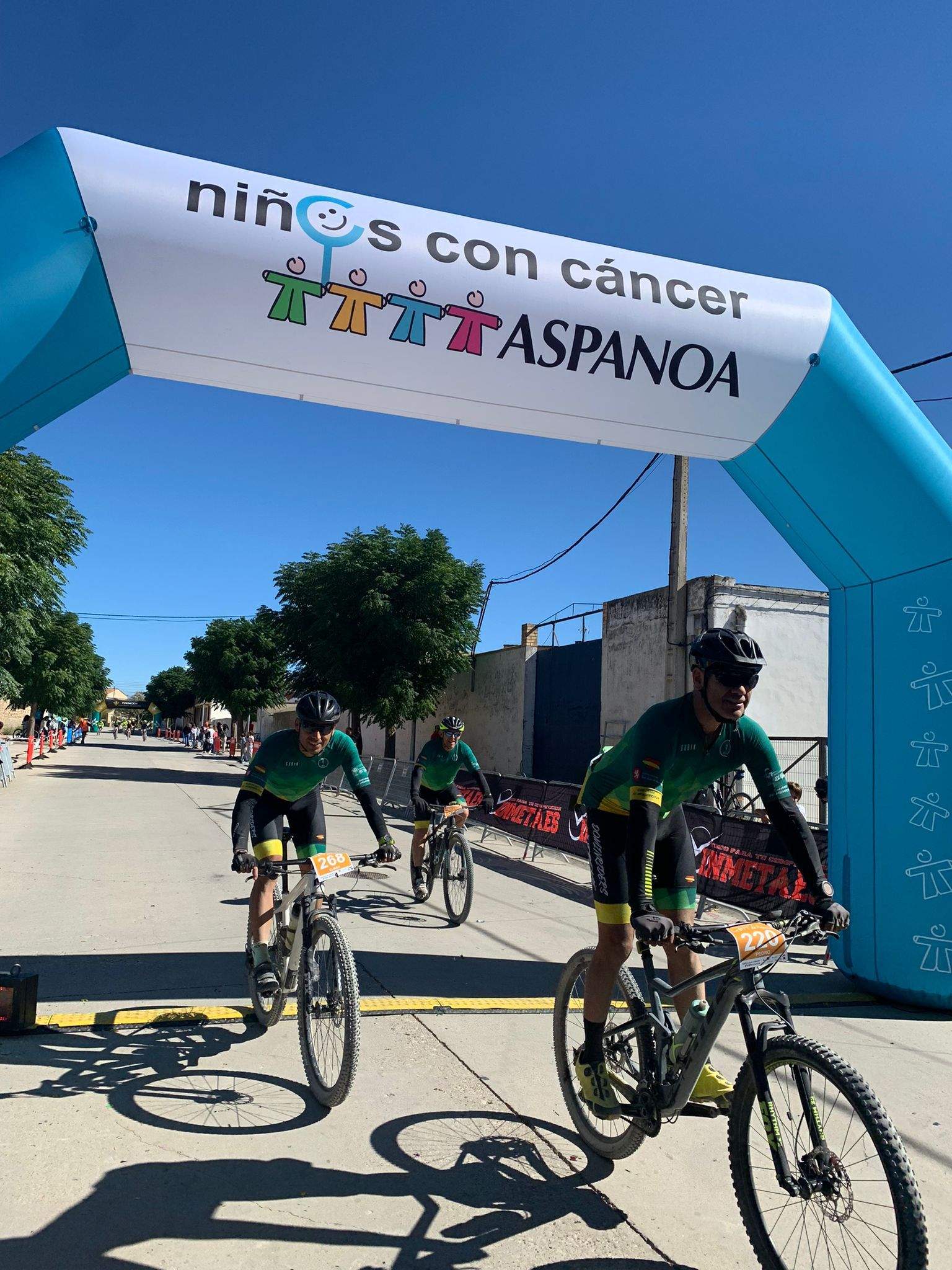 La BTT de Aspanoa bate su récord de participación con casi mil inscritos unidos contra el cáncer infantil