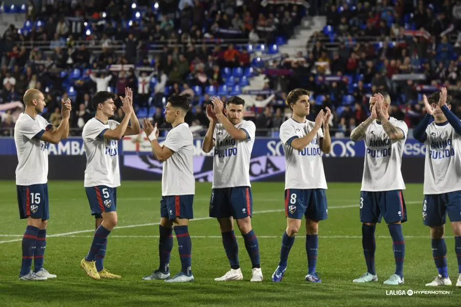 Con la camiseta en homenaje a Rubén Pulido