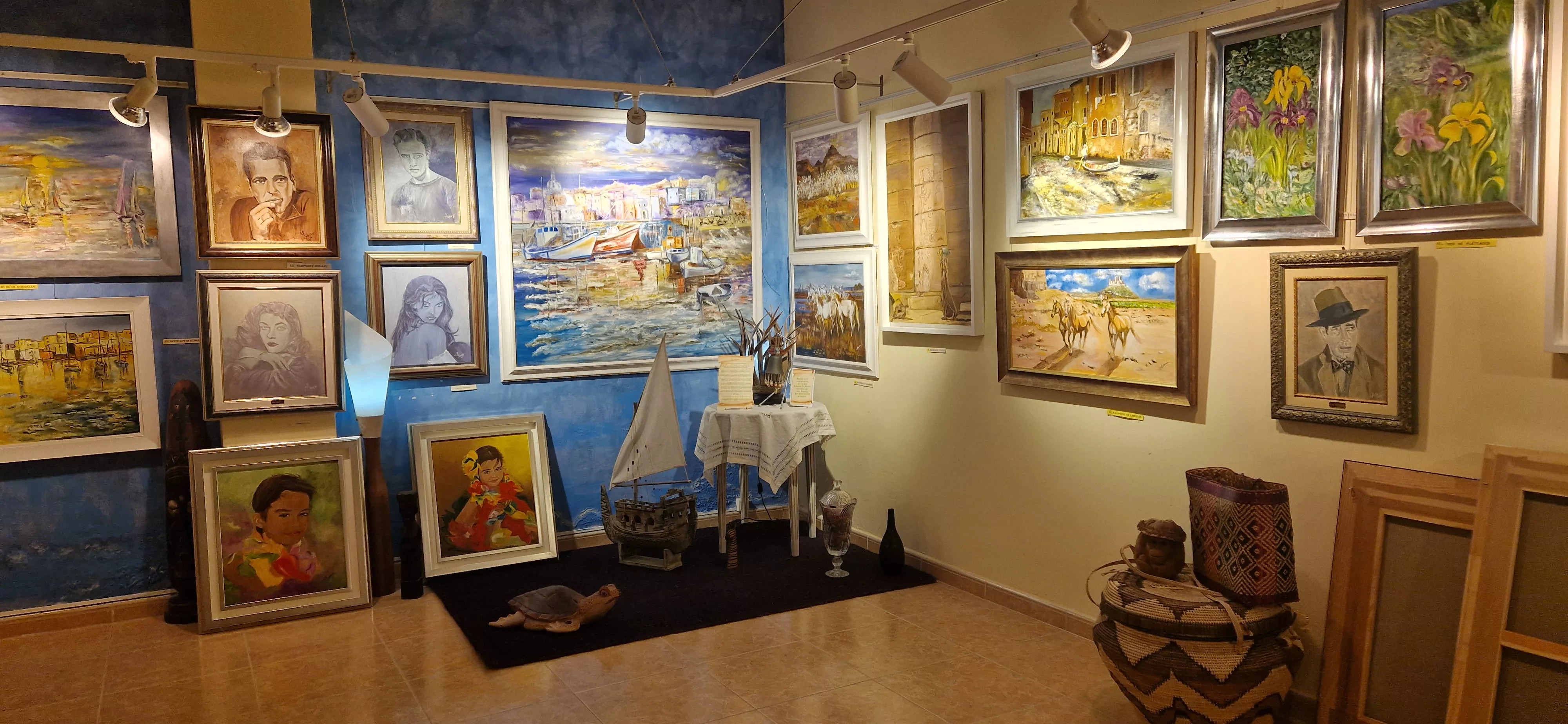 Obras de Ana María Pueyo en la galería Iris, noviembre 2023. Foto Myriam Martínez