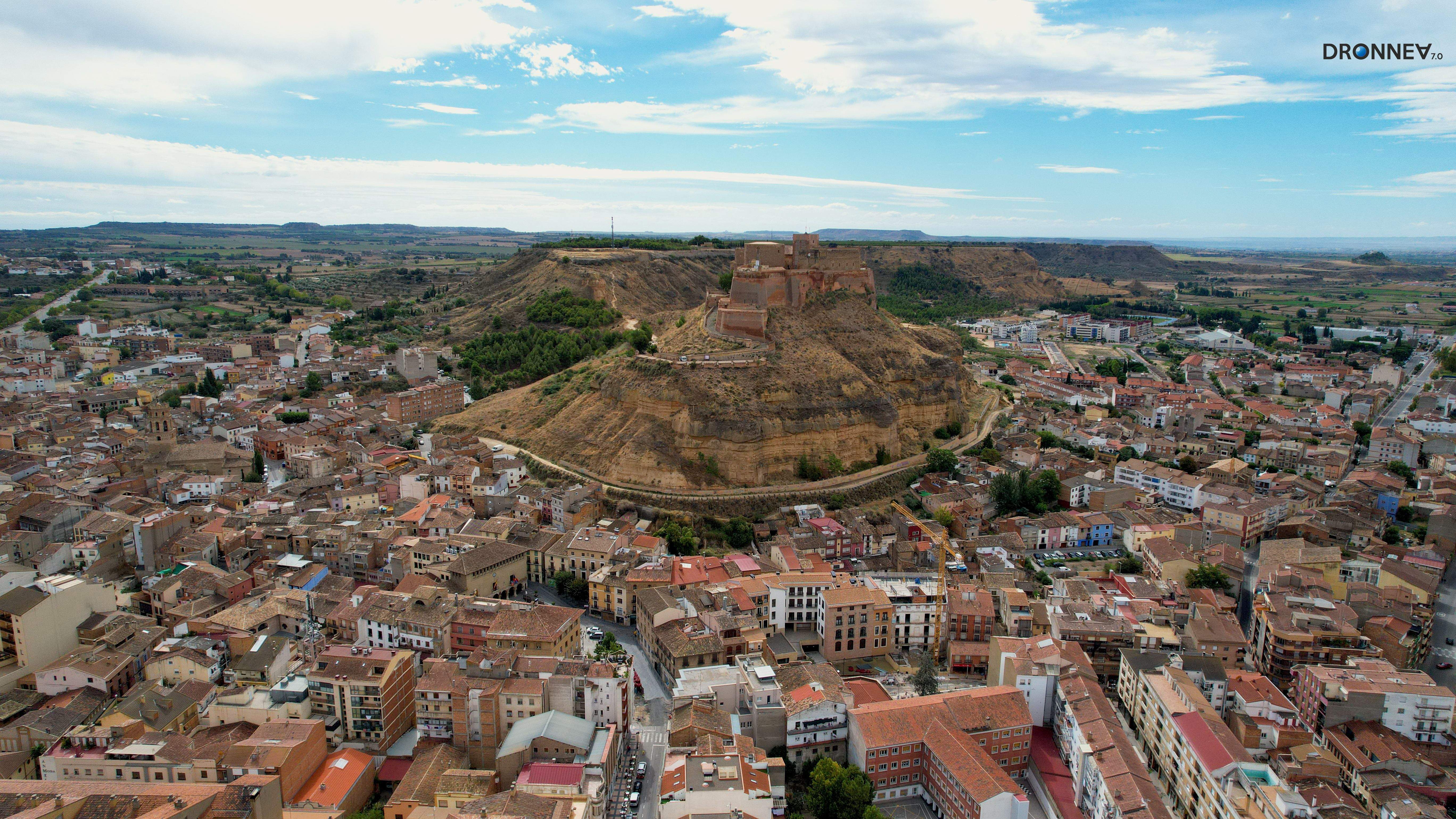El Castillo en el centro del universo. Aquí se hizo un caballero formidable el rey Jaime. De aquí emergió su carácter conquistador. Su apego a las normas templarias. Y el sueño de regir toda una civilización.