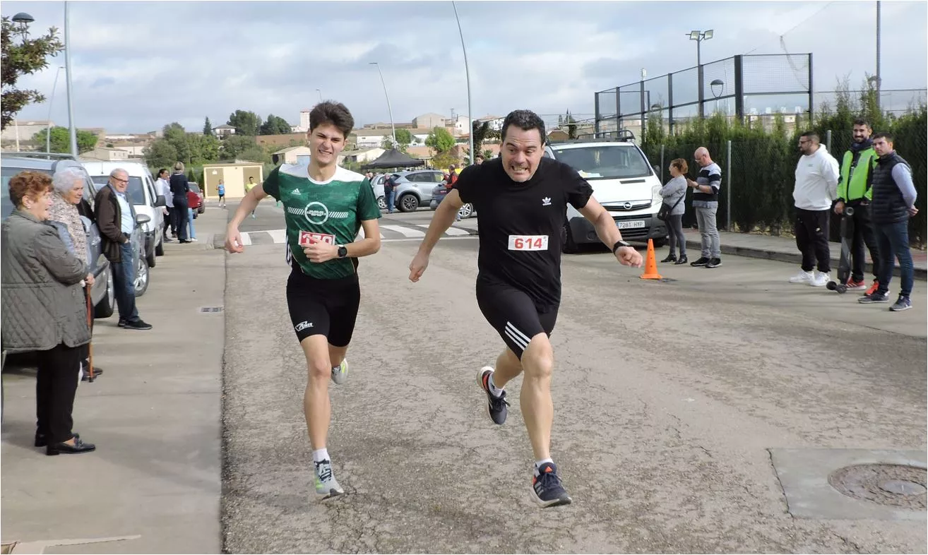 Mauro Larroy y Alfredo García disputando la primera prima