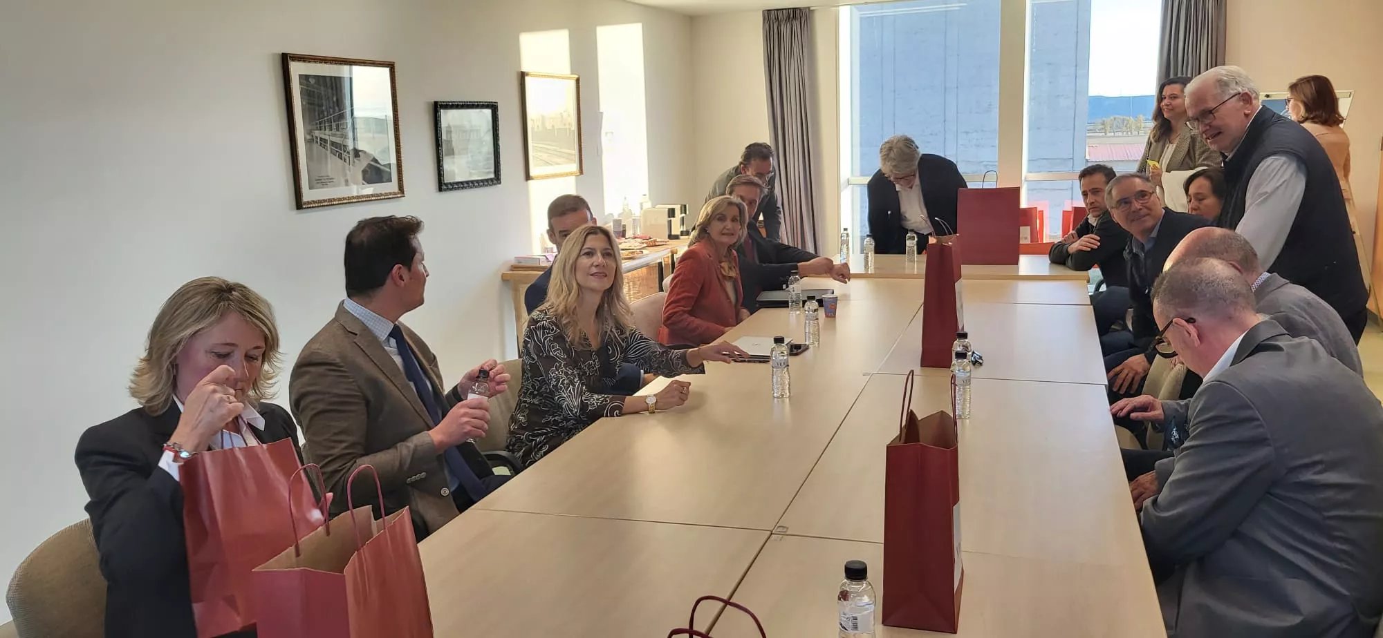 Reunión de Mar Vaquero en Harineras Villamayor con el Foro Huesca Empresarial