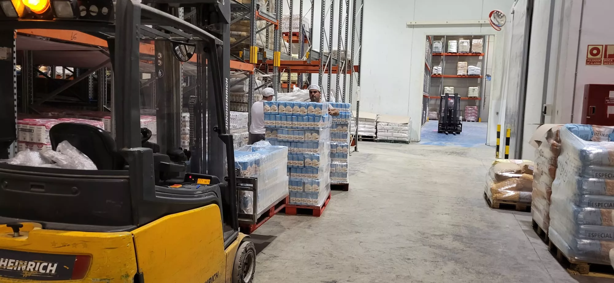 Reunión de Mar Vaquero en Harineras Villamayor con el Foro Huesca Empresarial