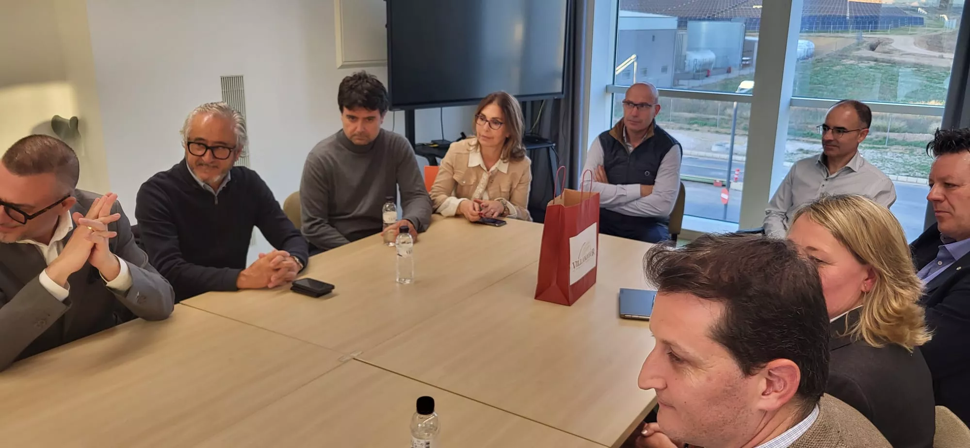 Reunión de Mar Vaquero en Harineras Villamayor con el Foro Huesca Empresarial