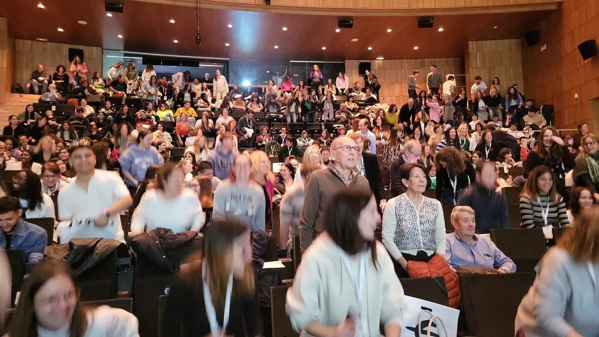 Ejercicio del público dirigido por Beatriz Crespo