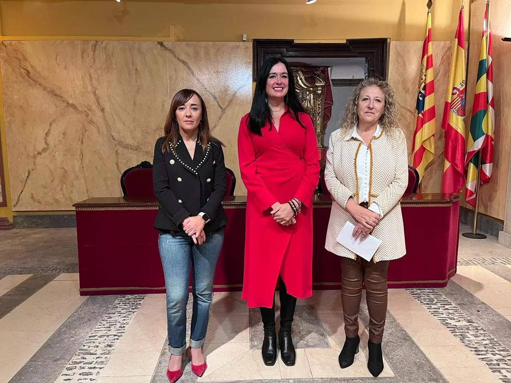 Gemma Allué, Lorena Orduna y Susana Oliván ha presentado el plan de participación ciudadana.