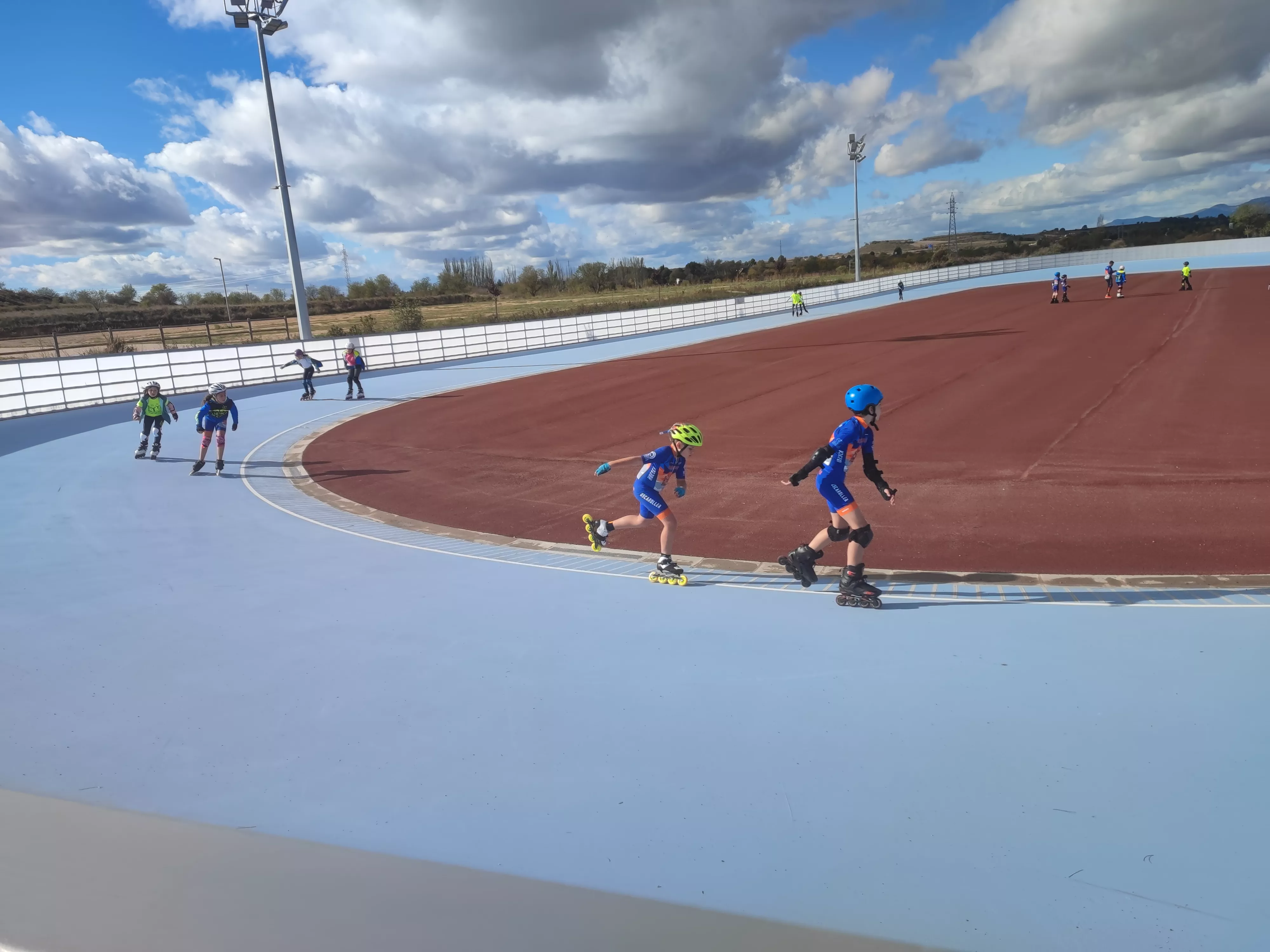 Nueva pista de patinaje de Huesca. Foto: @martainhu 