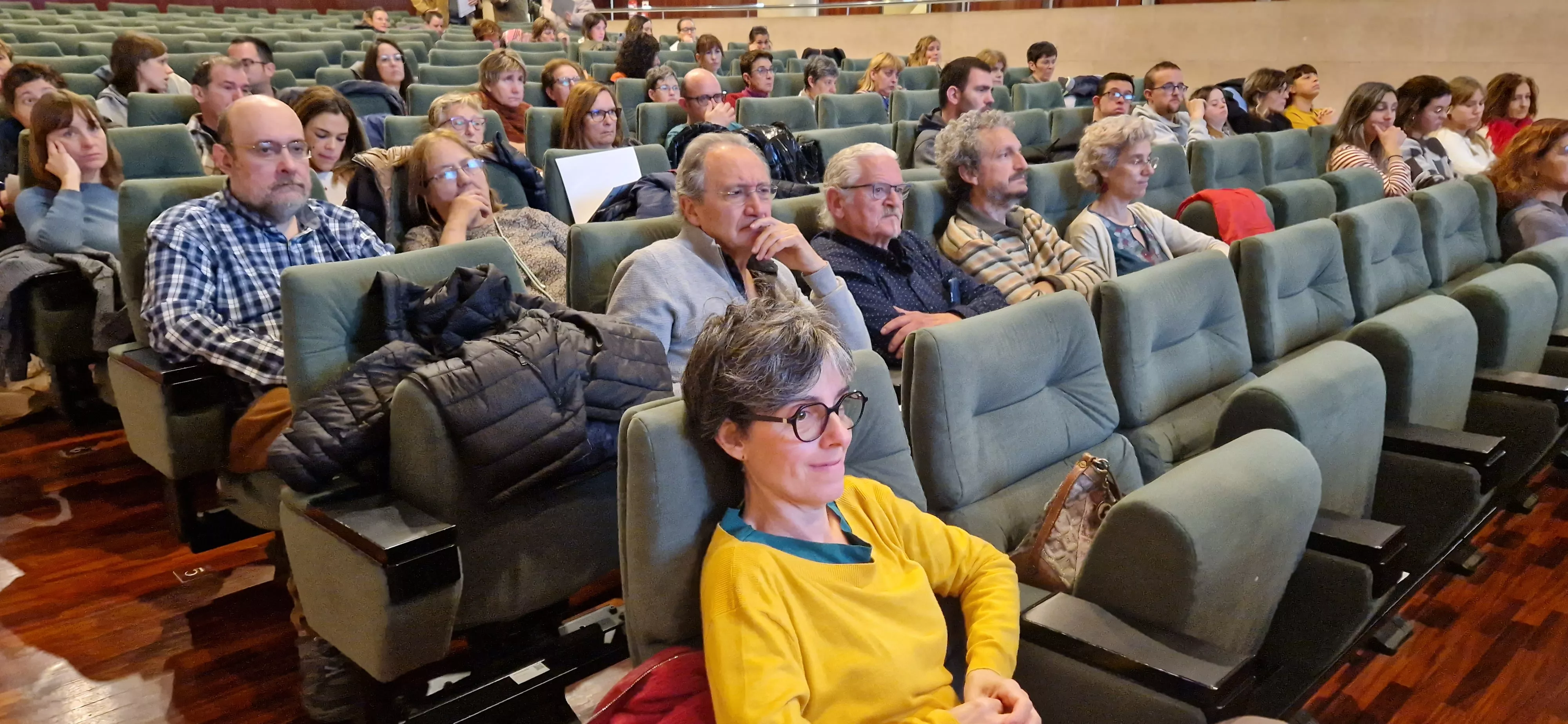 mesa de experiencias de Diversario con Violeta Fatás, Manel Anoro y Elvira Martín. Foto Myriam Martínez