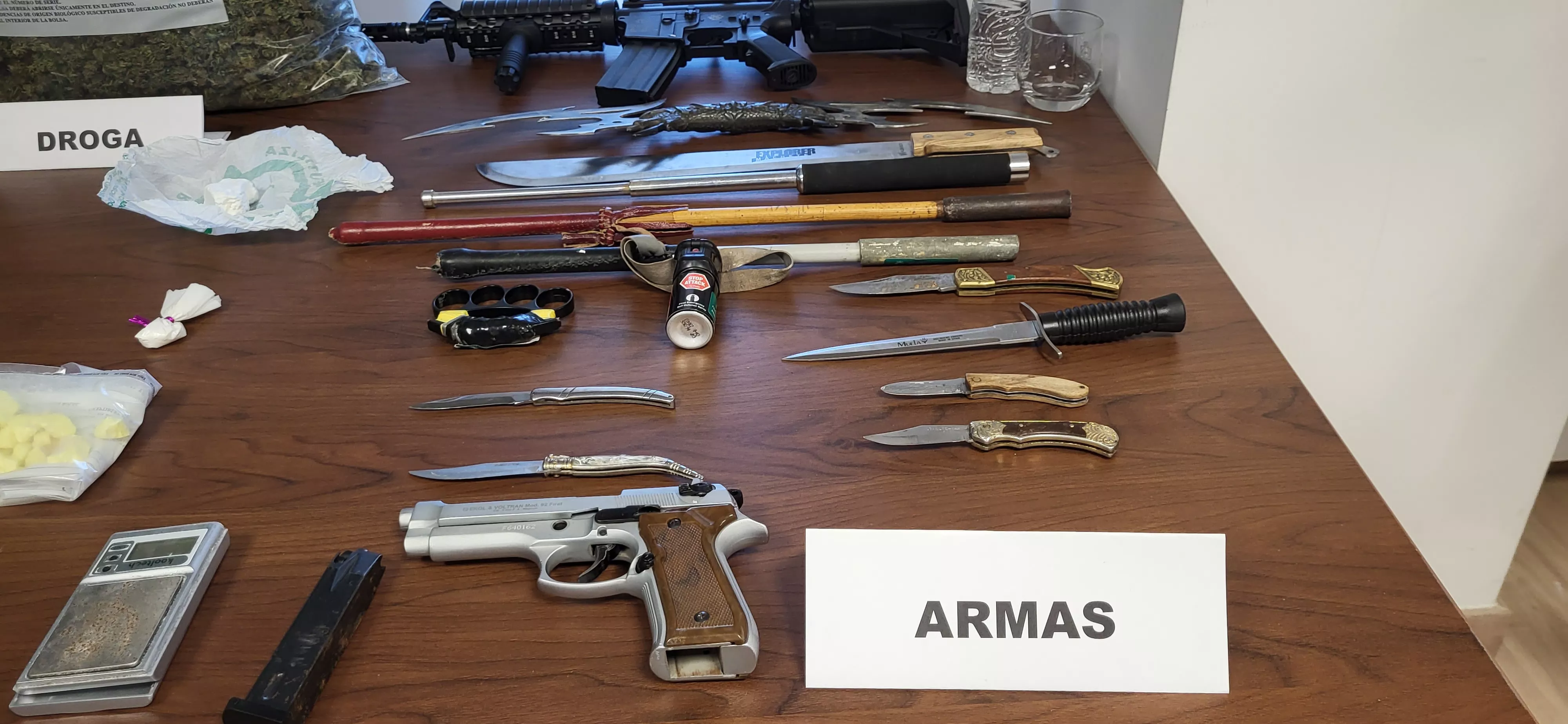 Armas incautadas por los agentes del Equipo de Delincuencia Organizada y Antidroga de Huesca.