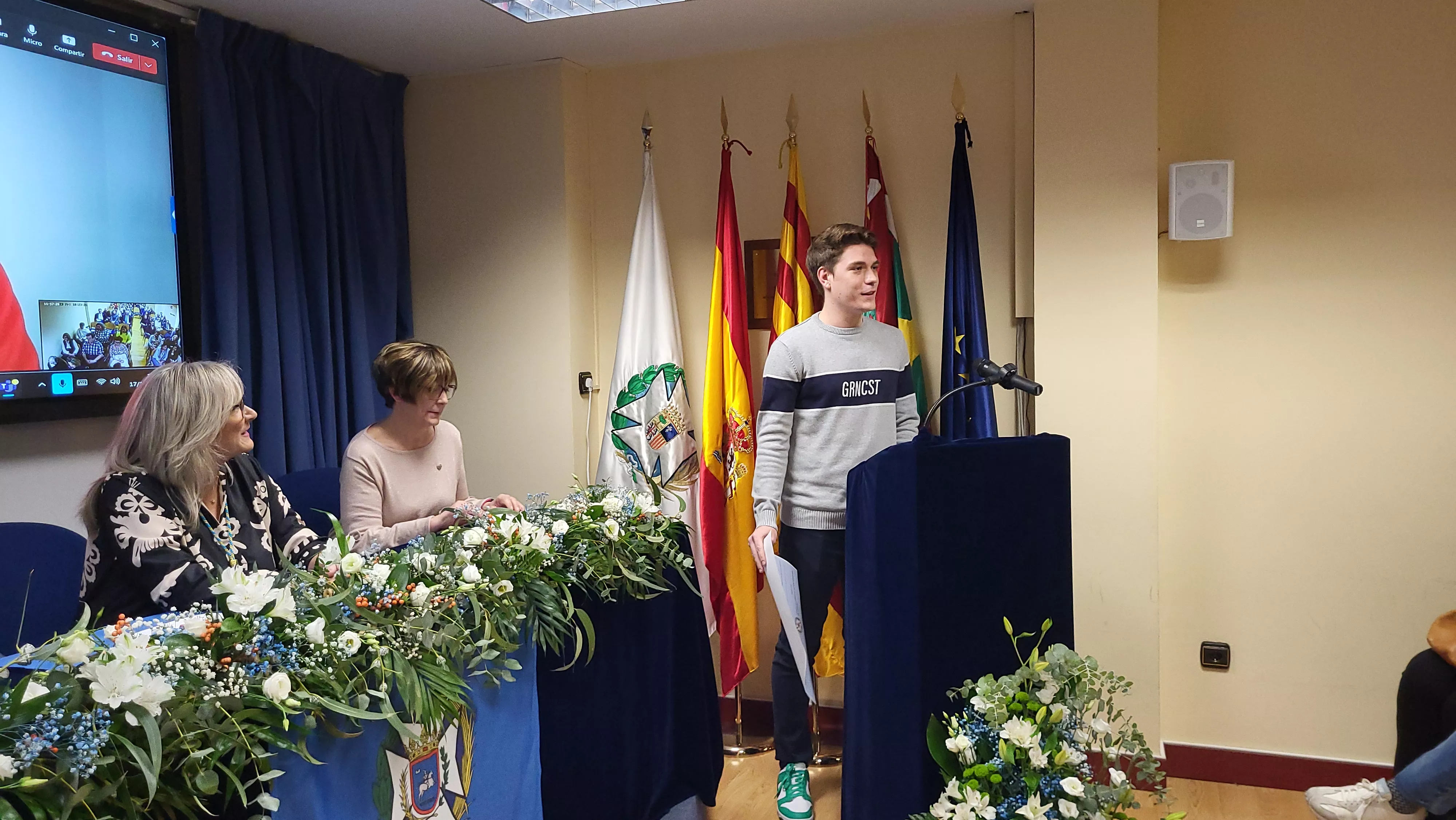 Homenaje del Colegio de Enfermería de Huesca a Pepa Laclaustra y Carmen Larroche. Foto Mercedes Manterola