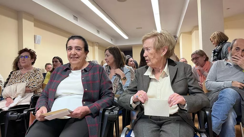 Homenaje del Colegio de Enfermería de Huesca a Pepa Laclaustra y Carmen Larroche. Foto Mercedes Manterola
