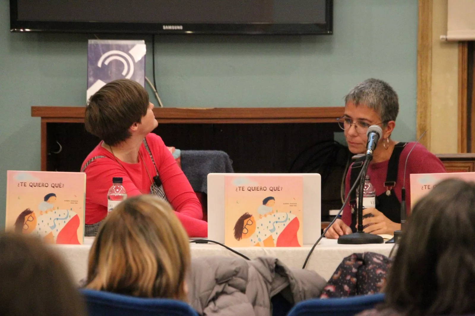 Presentación del libro de Sandra Araguás y Rosa Mai "¿Te quiero qué?". Foto Carlos Neofato
